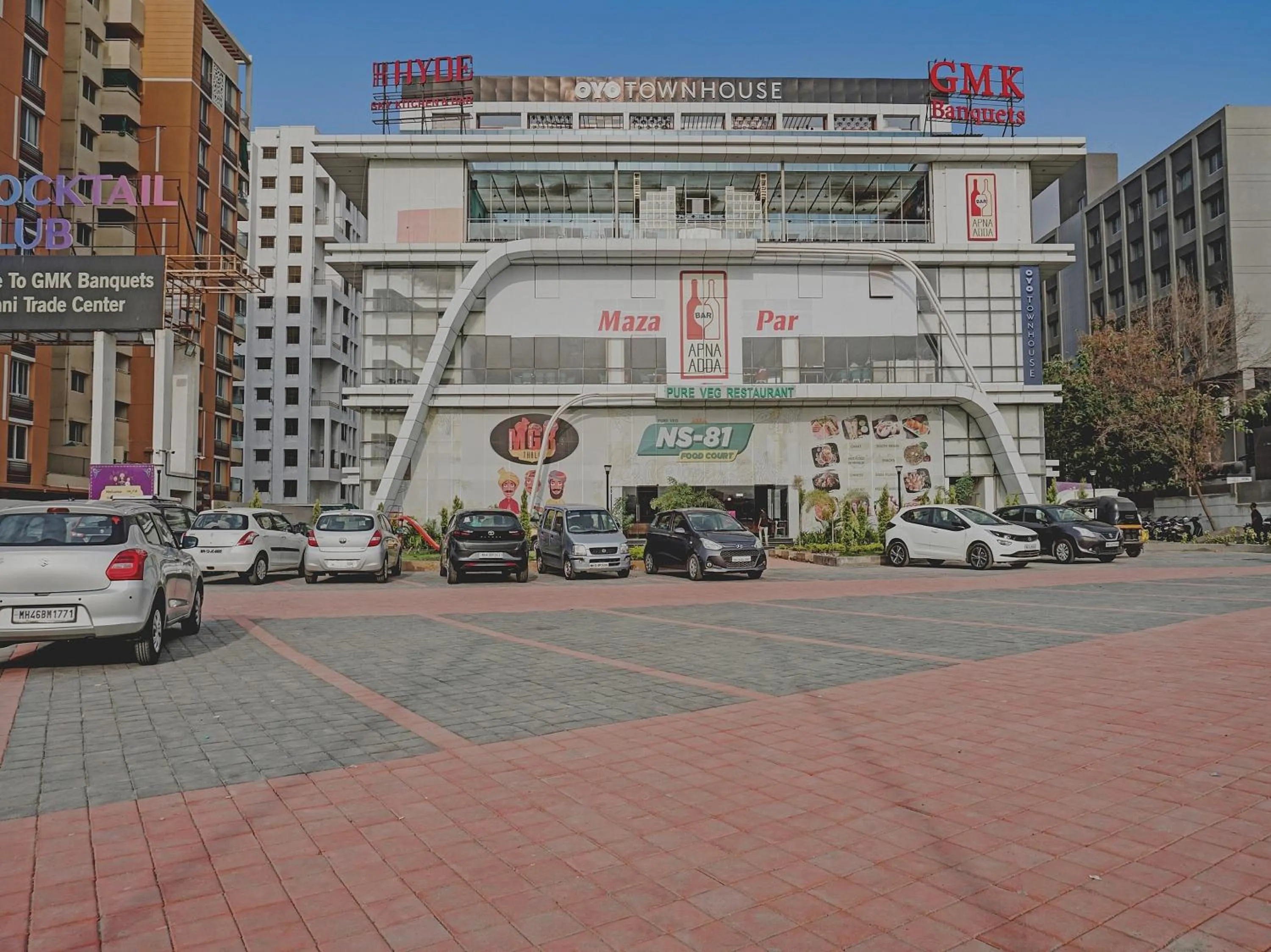 Facade/entrance in Super Townhouse Somani TC