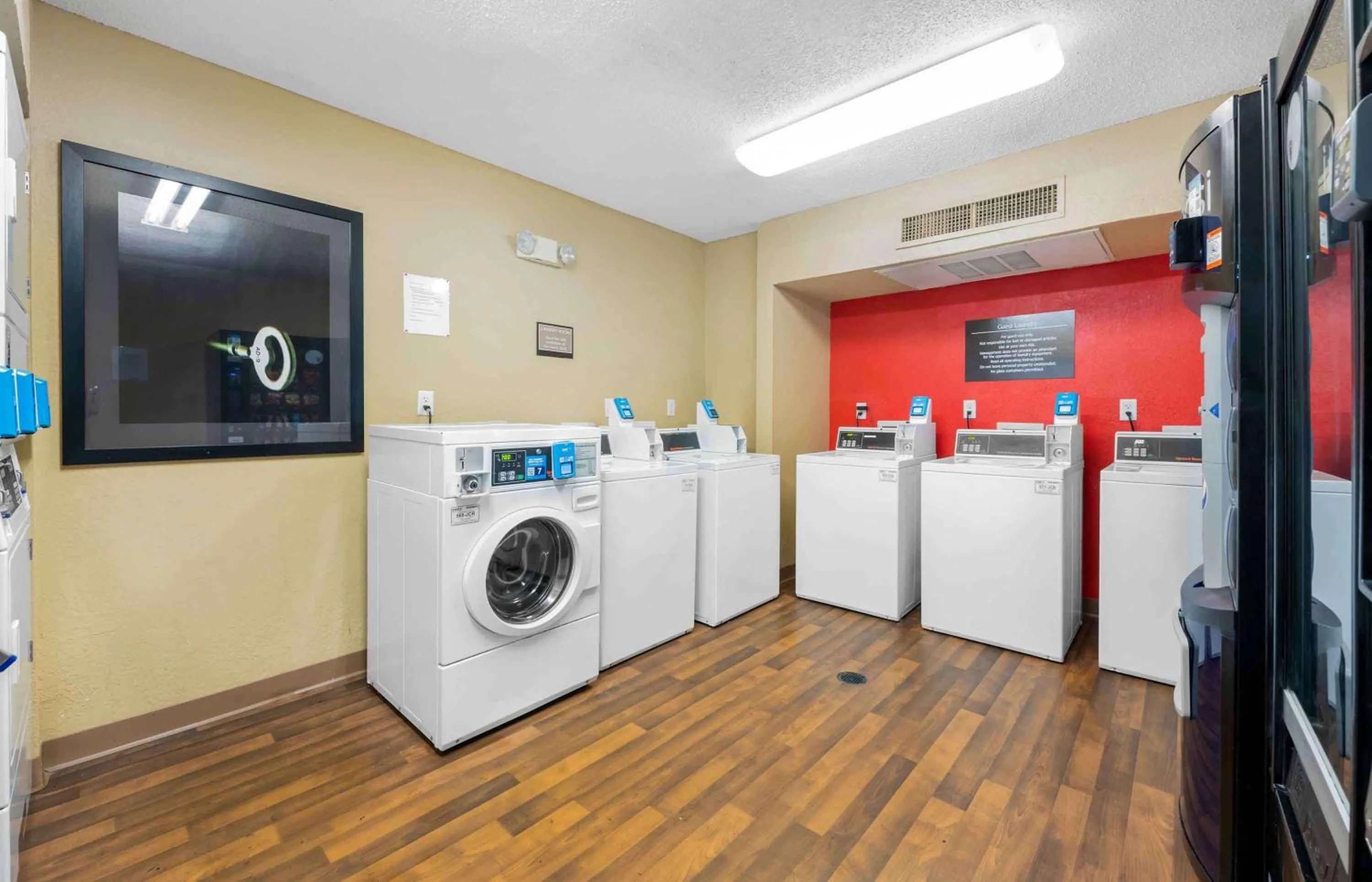 Property building in Extended Stay America Select Suites - Jacksonville - Baymeadows