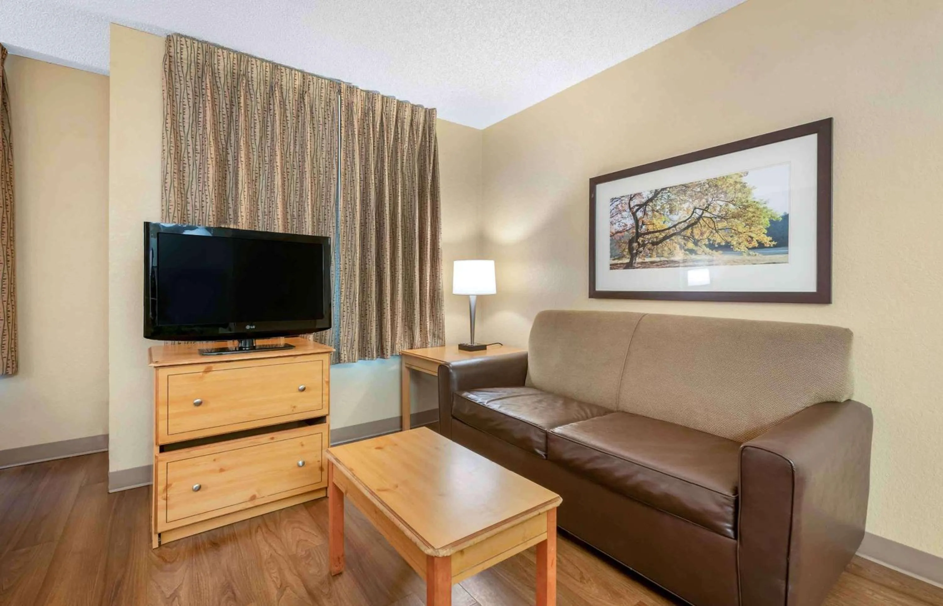 Bedroom in Extended Stay America Select Suites - Jacksonville - Baymeadows