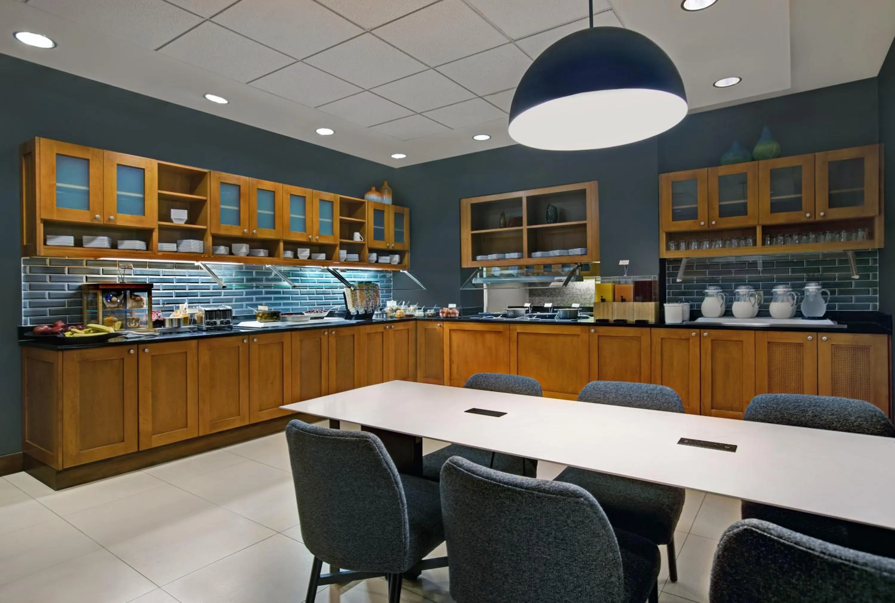 Buffet breakfast in Hyatt Place Jackson Ridgeland