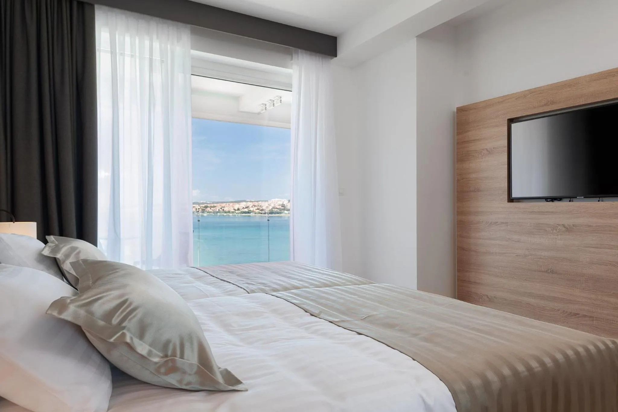 Bed in Kaneo beach hotel Novalja