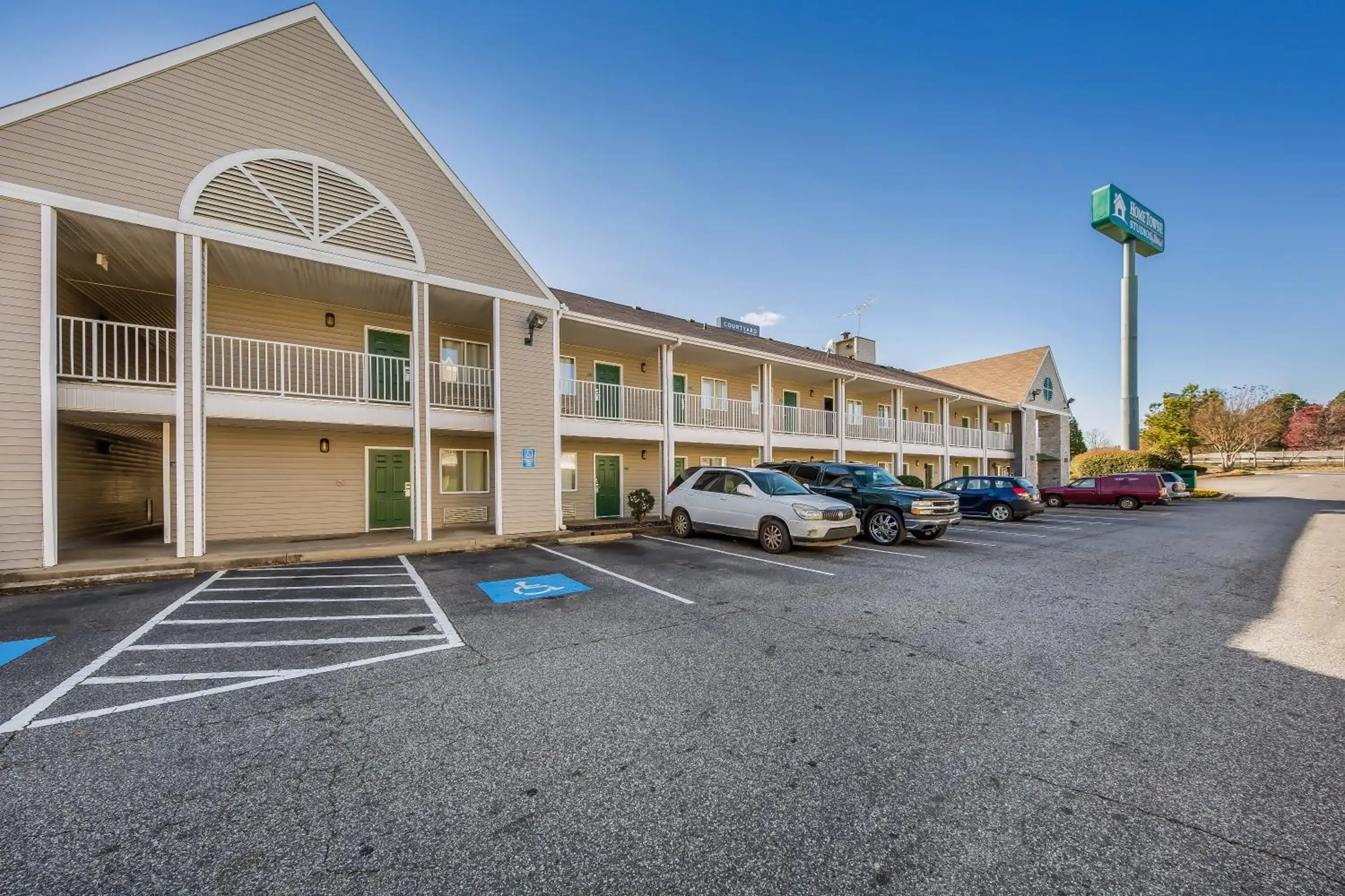 HomeTowne Studios by Red Roof Spartanburg - Asheville Highway HomeTowne Studios by Red Roof Spartanburg - Asheville Highway