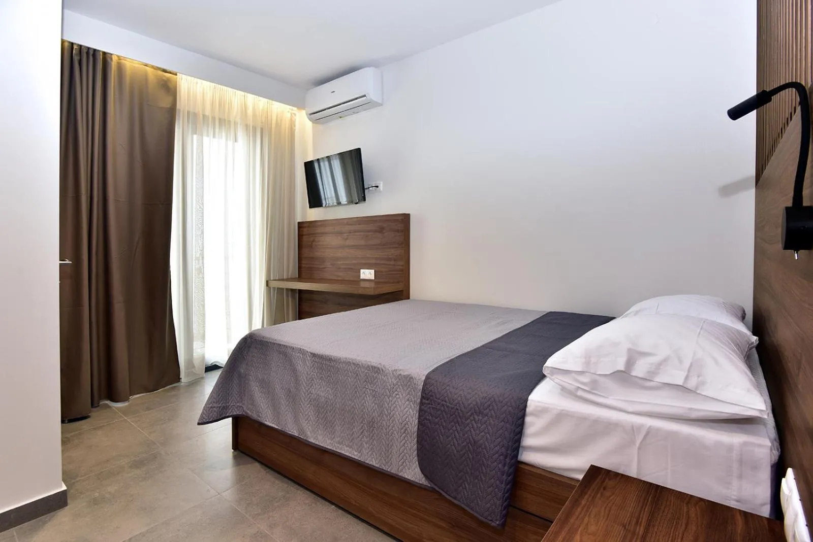 Bed in Eutopia