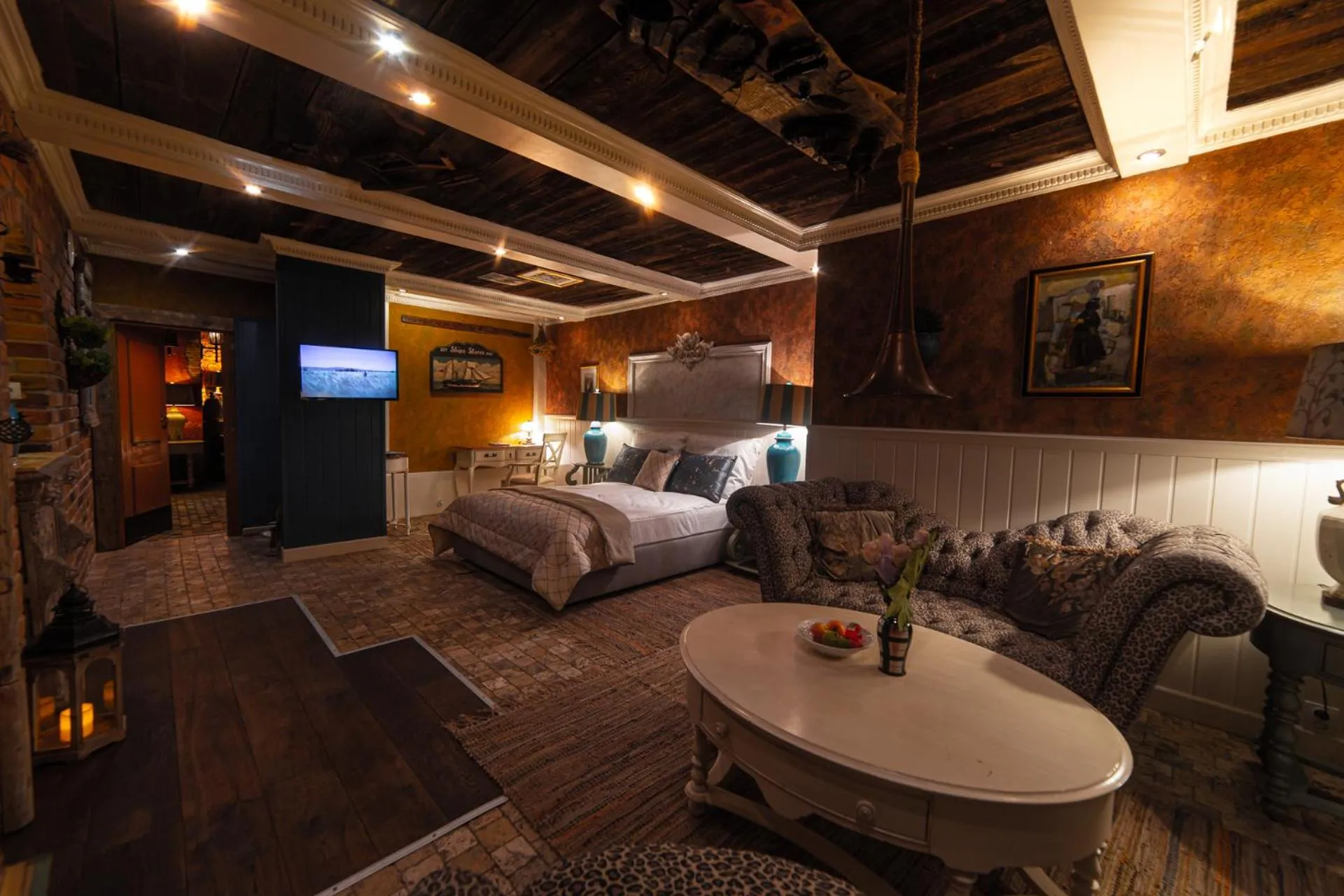 Photo of the whole room, Bed in Paul's Fantasia Boutique Suites