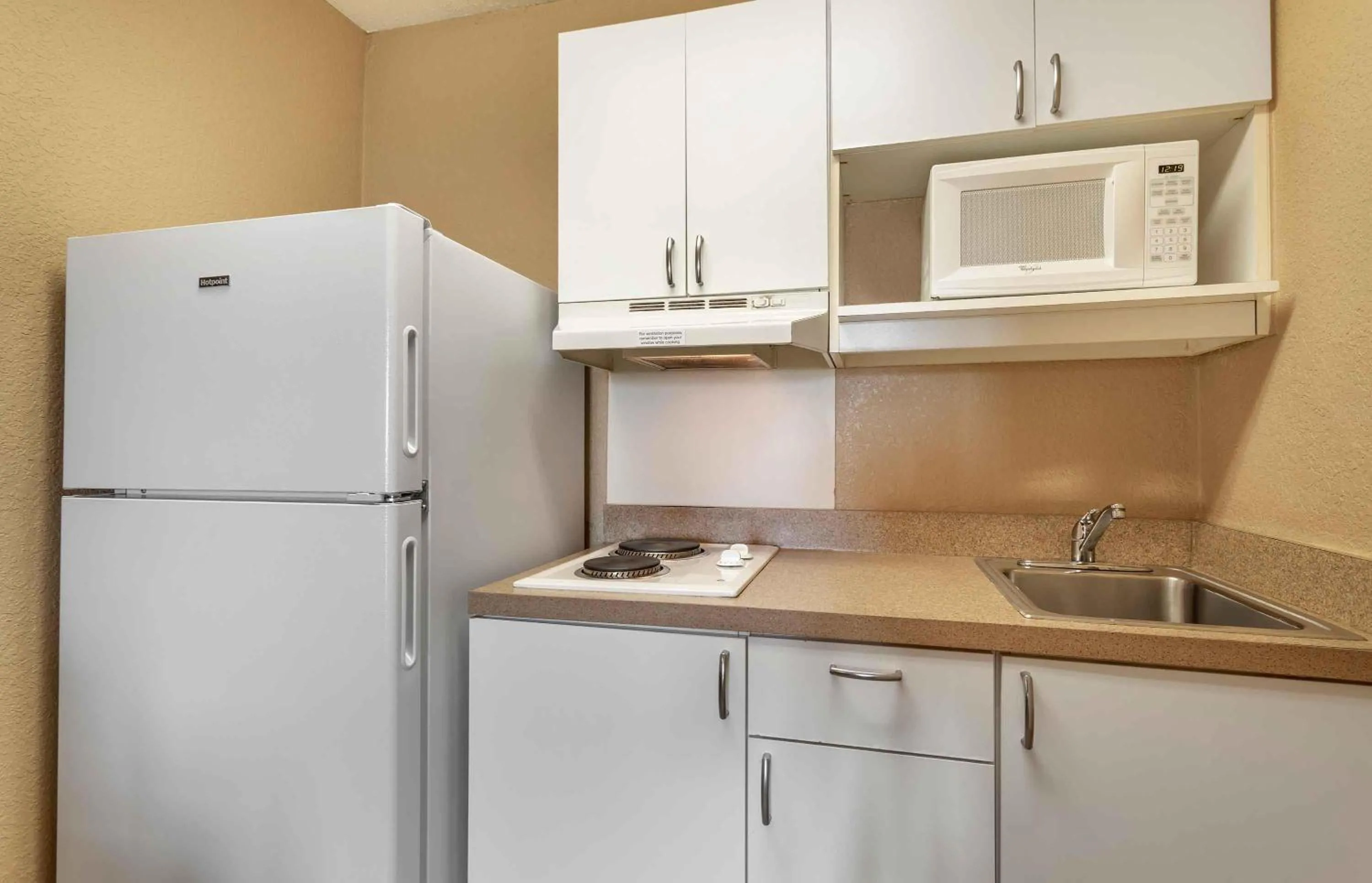 Kitchen or kitchenette in Extended Stay America Suites - Cincinnati - Springdale - I-275