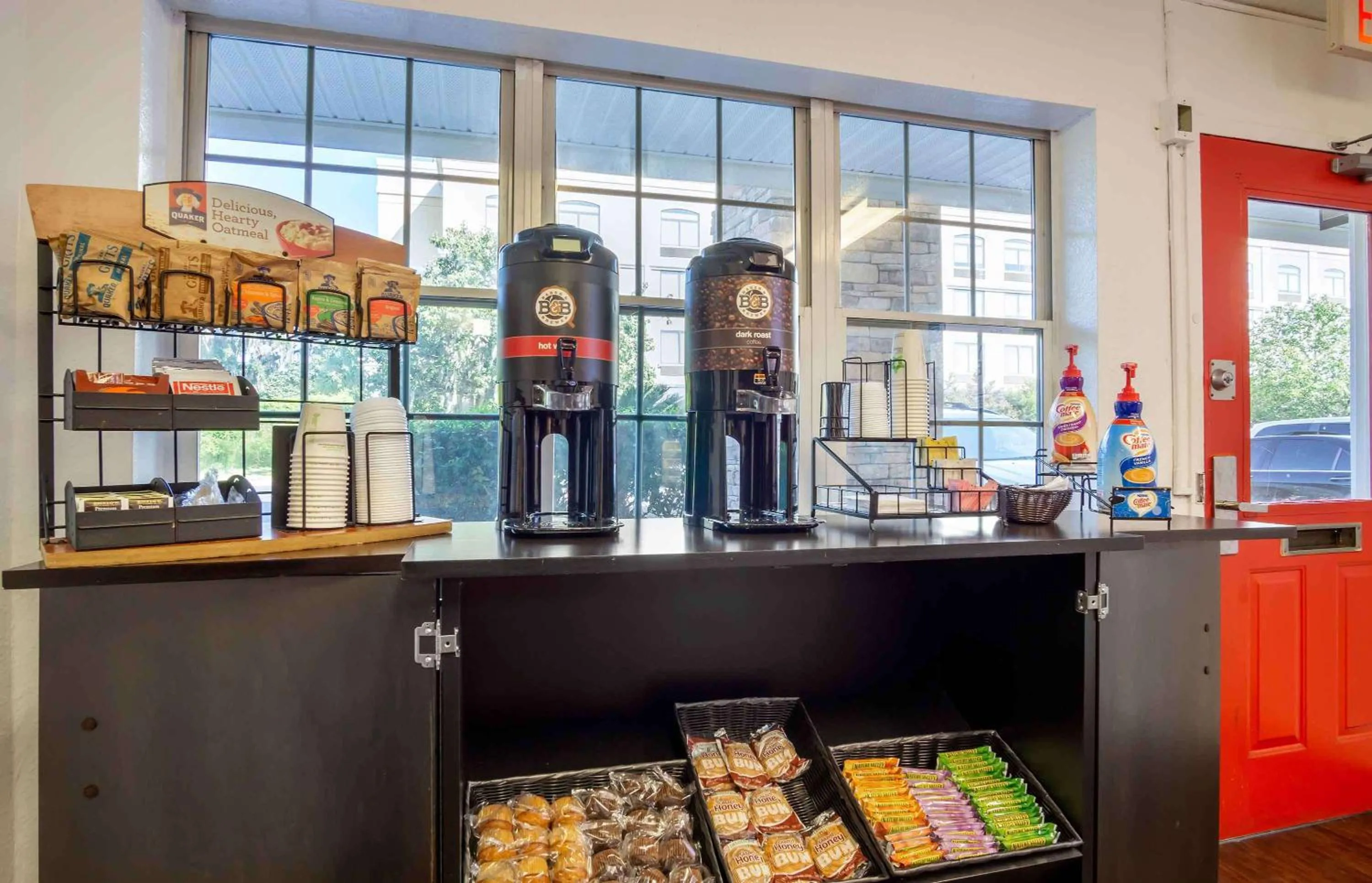 Breakfast in Extended Stay America Suites - Charleston - North Charleston