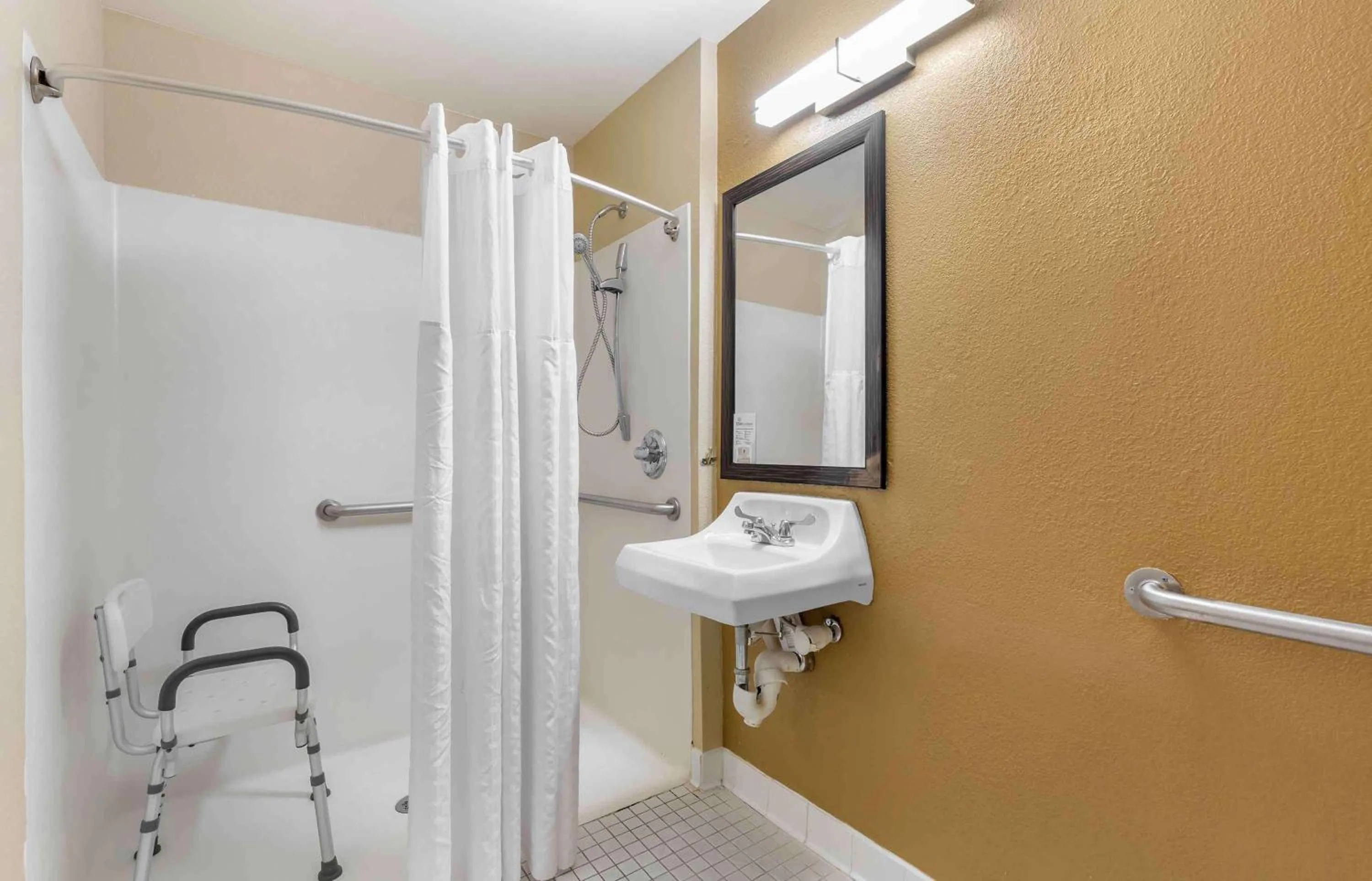 Bathroom in Extended Stay America Suites - Washington, DC - Springfield