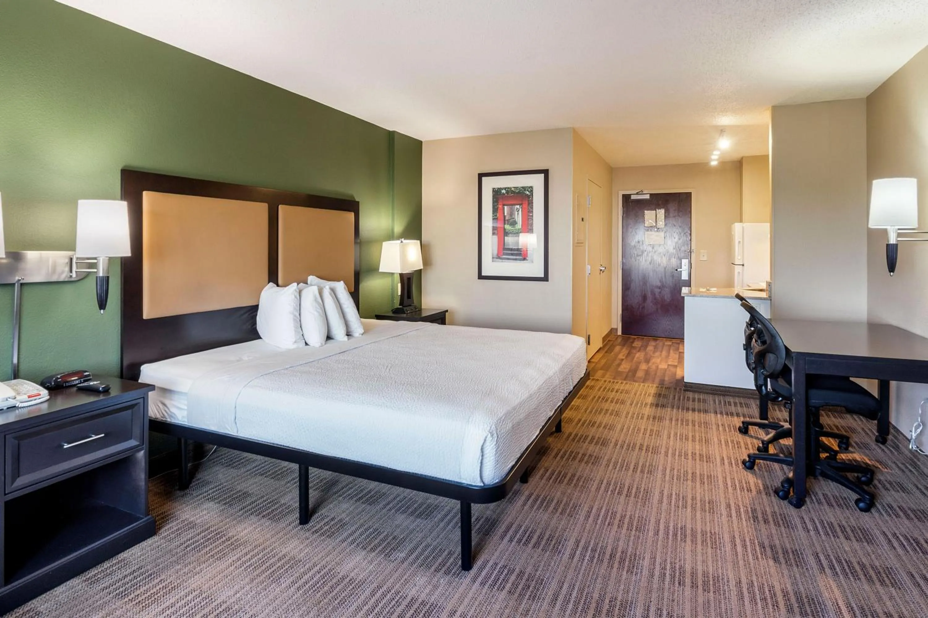 Bed in Extended Stay America Suites - Washington, DC - Springfield