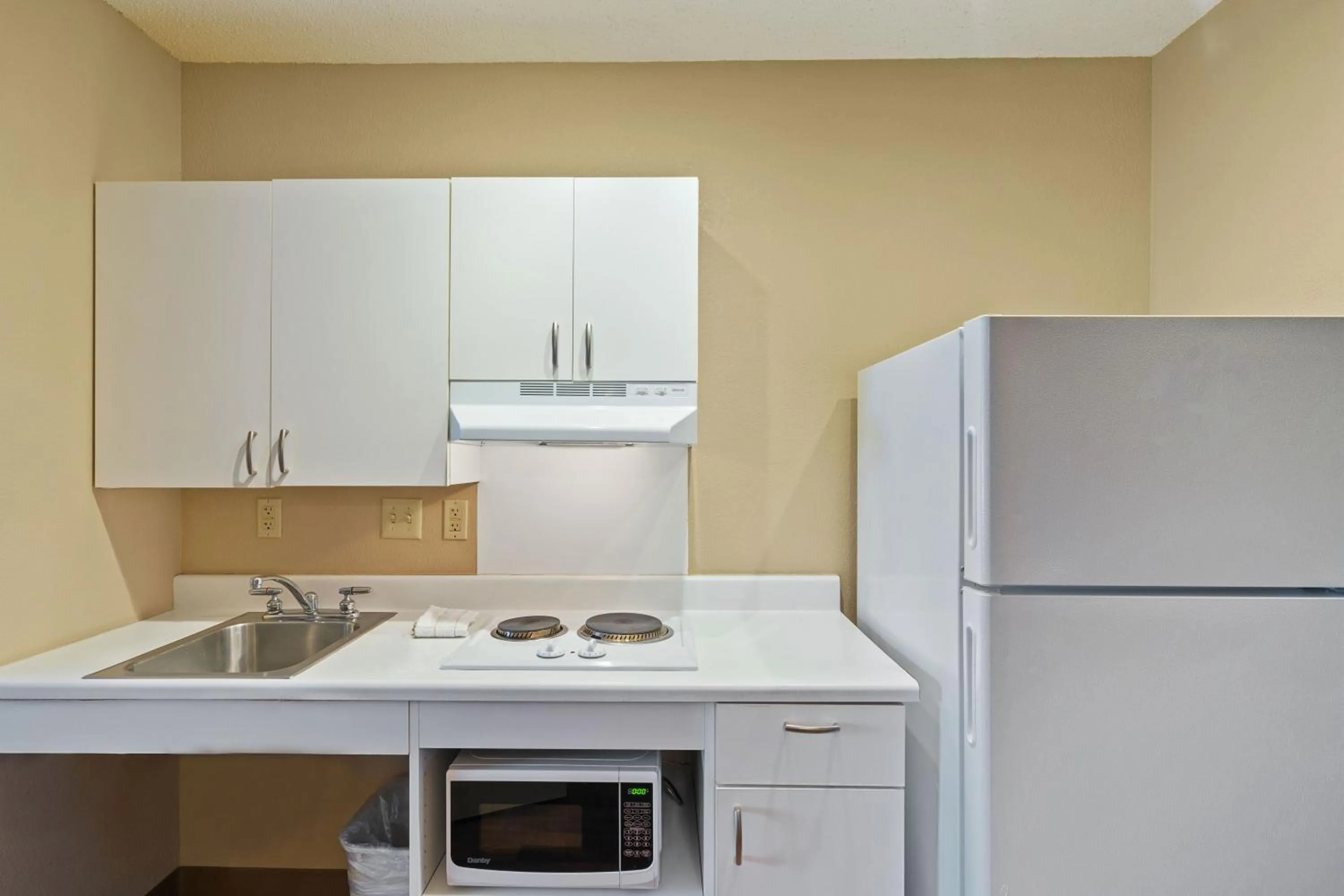 Kitchen or kitchenette in Extended Stay America Suites - Washington, DC - Springfield