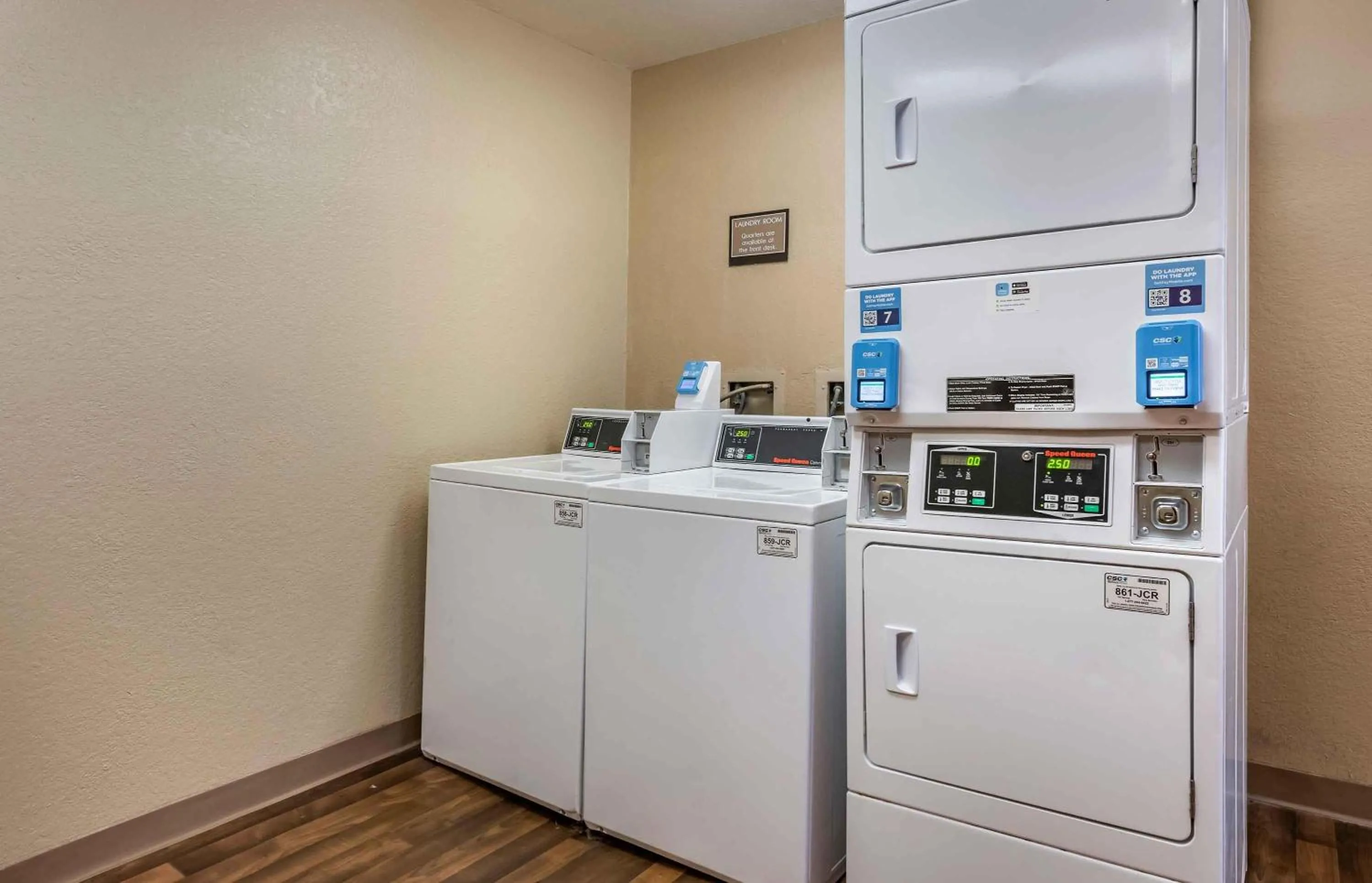 Property building in Extended Stay America Suites - Jacksonville - Deerwood Park