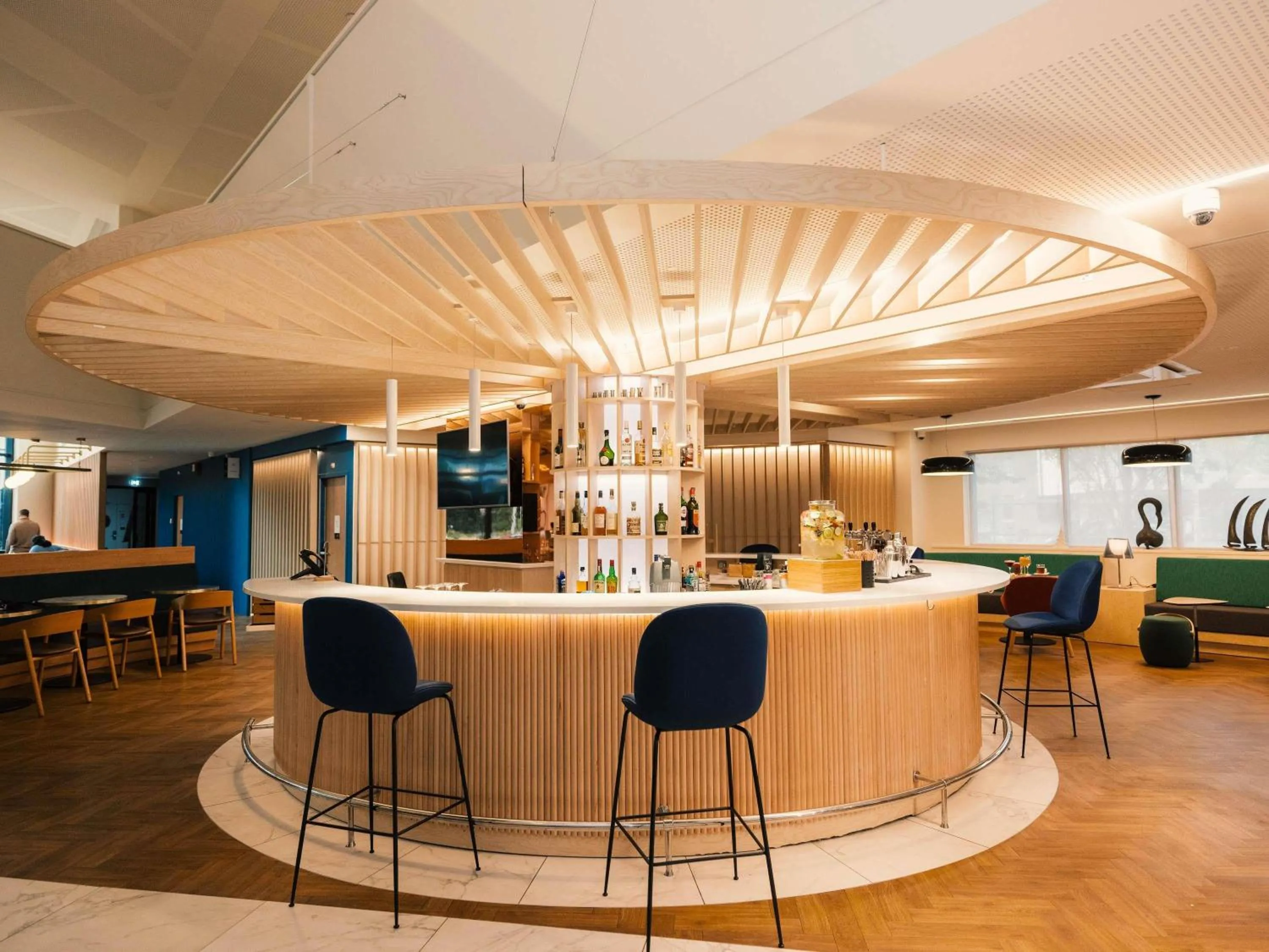 Lounge or bar in Novotel Le Havre Centre Gare