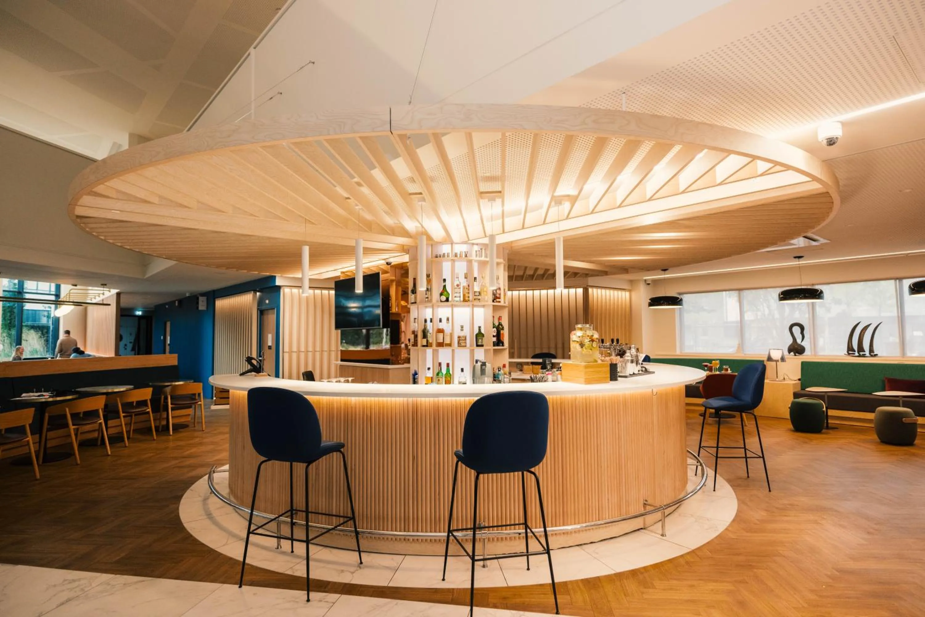 Lounge or bar in Novotel Le Havre Centre Gare