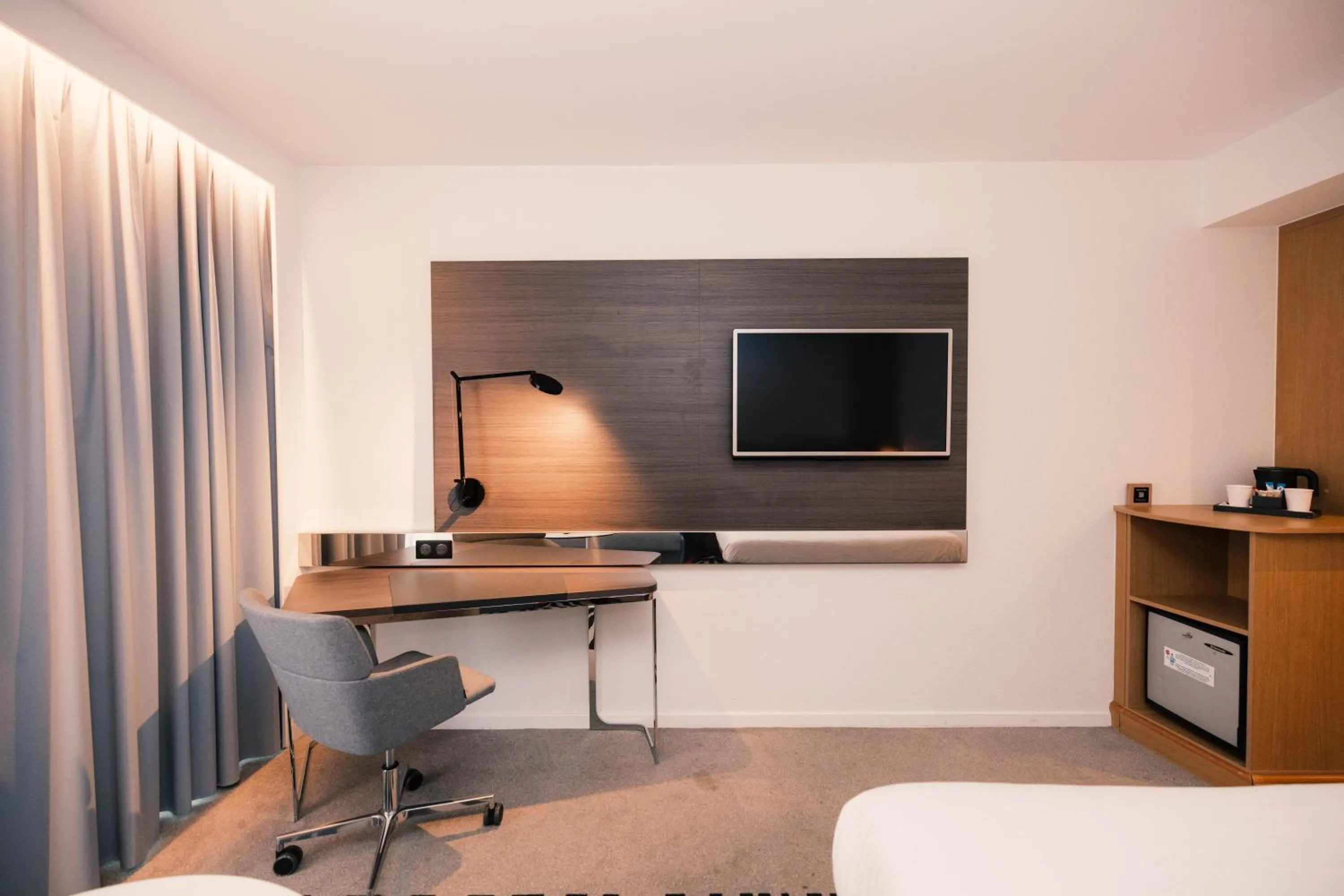 Bedroom in Novotel Le Havre Centre Gare