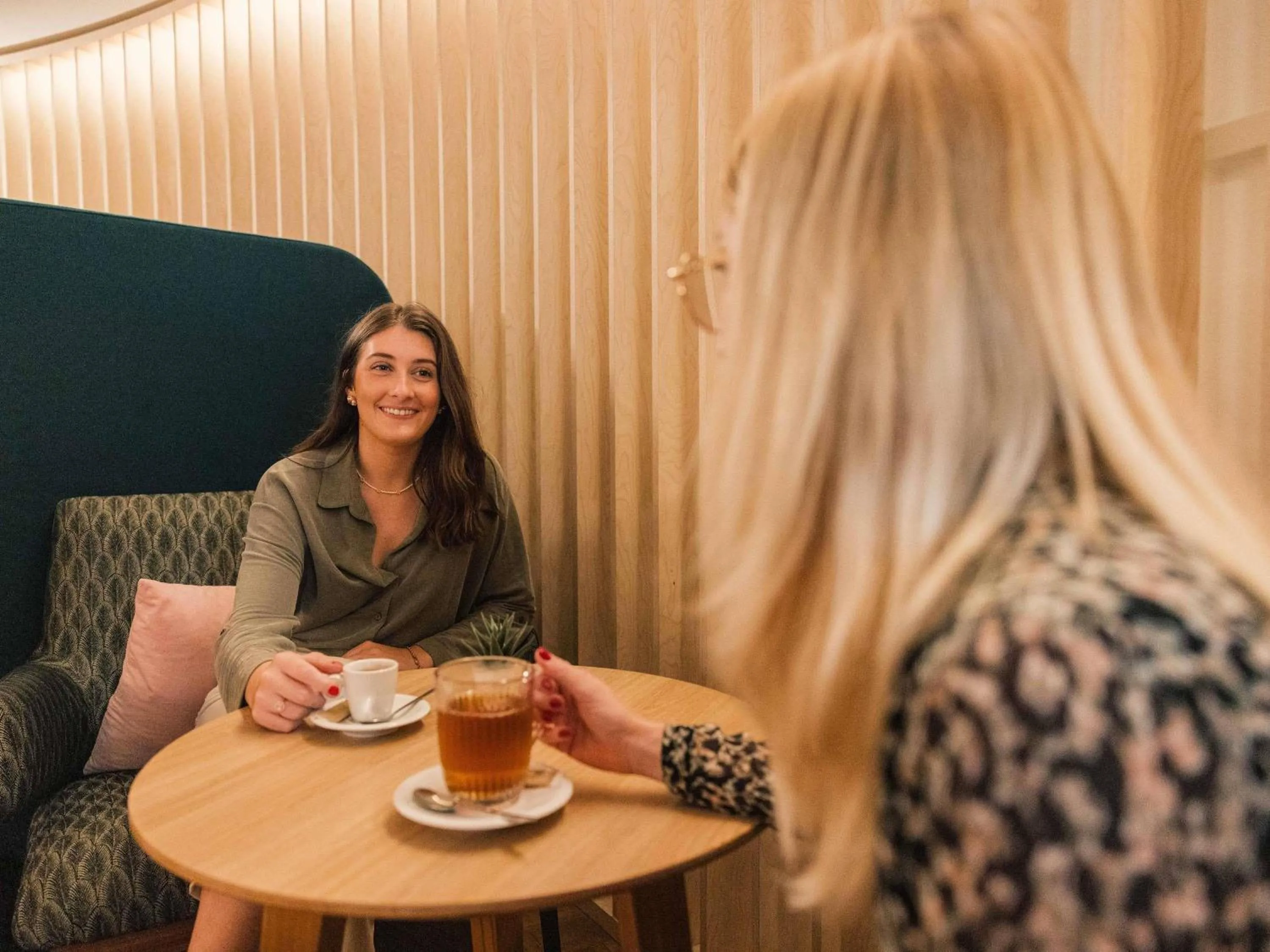 Lounge or bar in Novotel Le Havre Centre Gare