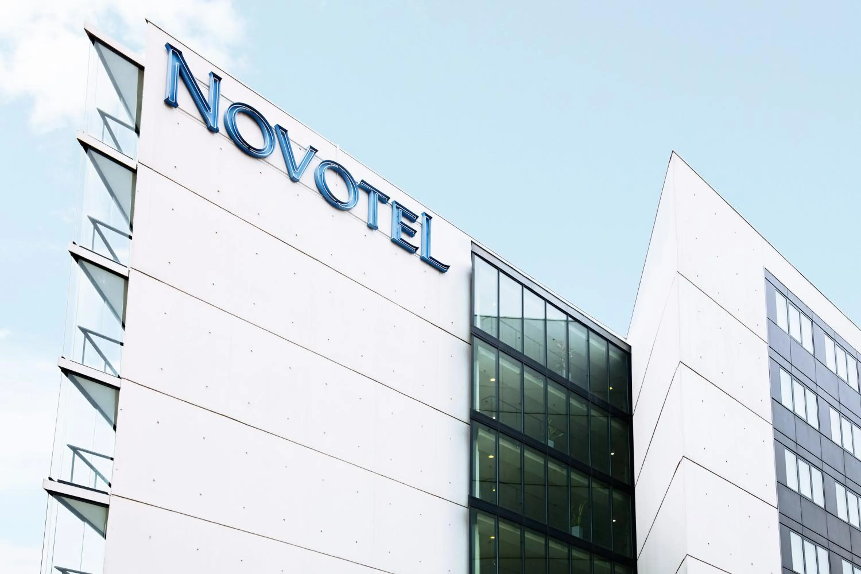 Facade/entrance in Novotel Le Havre Centre Gare