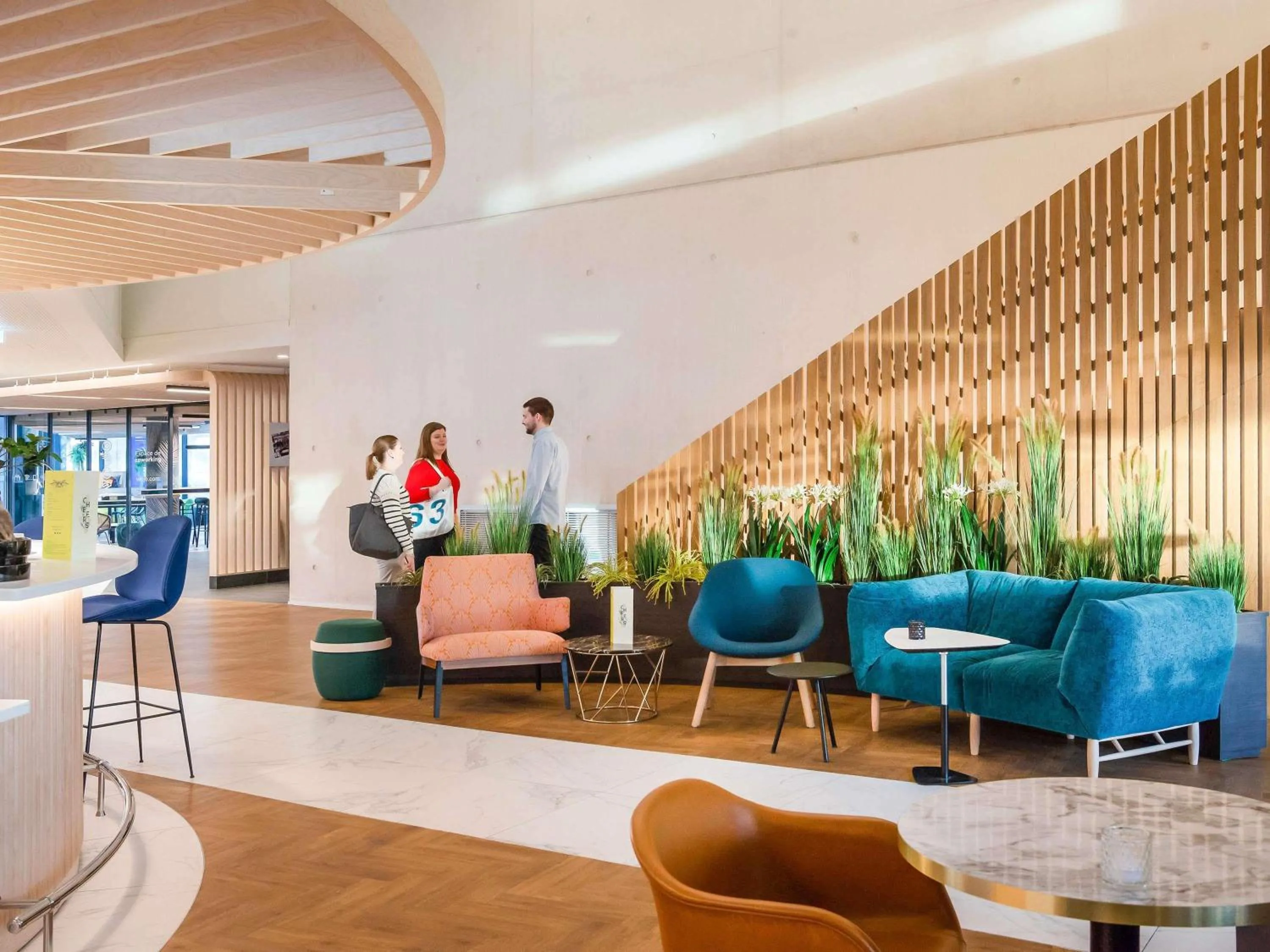 Lounge or bar in Novotel Le Havre Centre Gare