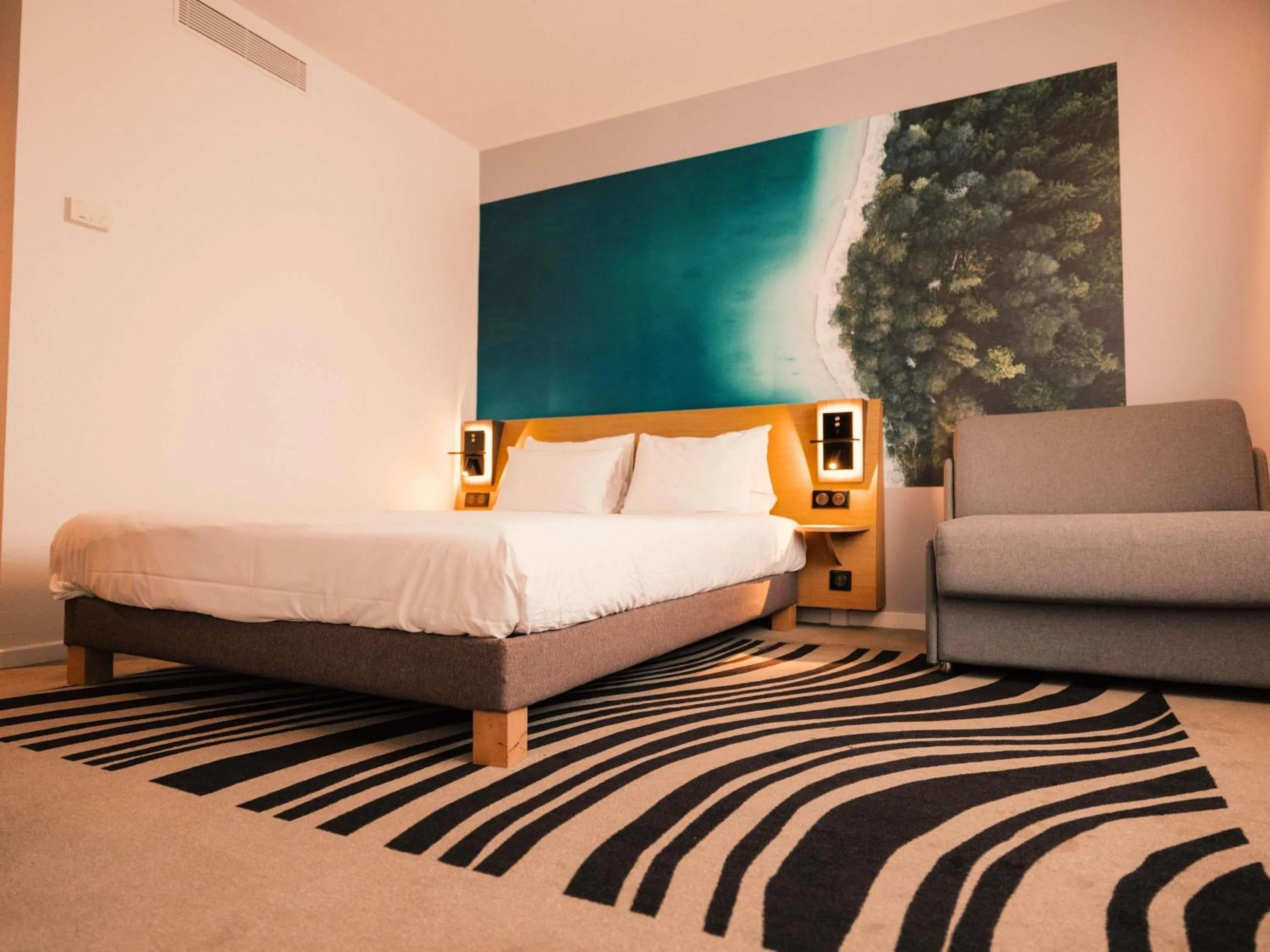 Bedroom, Bed in Novotel Le Havre Centre Gare