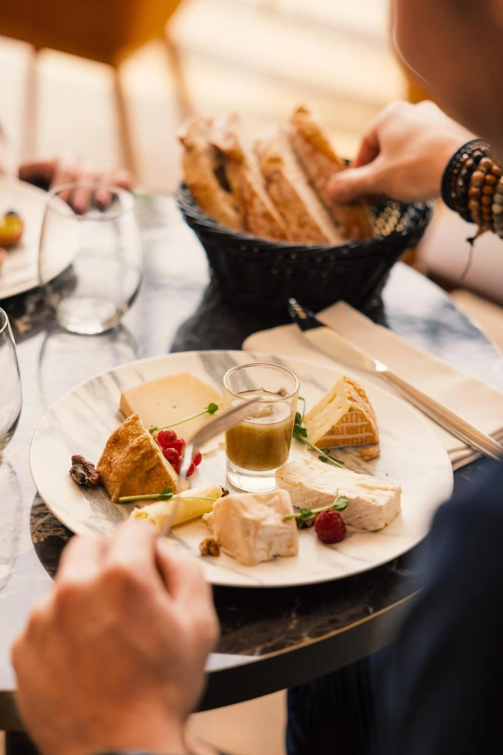 Restaurant/places to eat in Novotel Le Havre Centre Gare