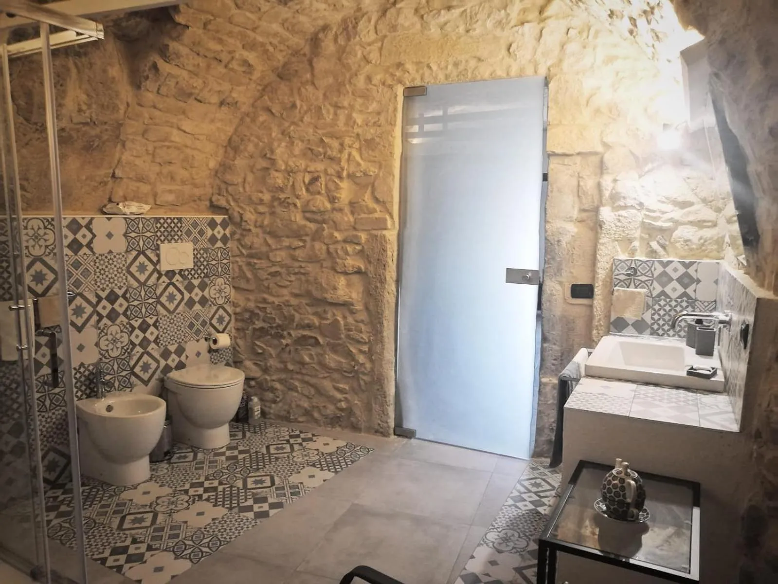 Shower in Ibla Barocca