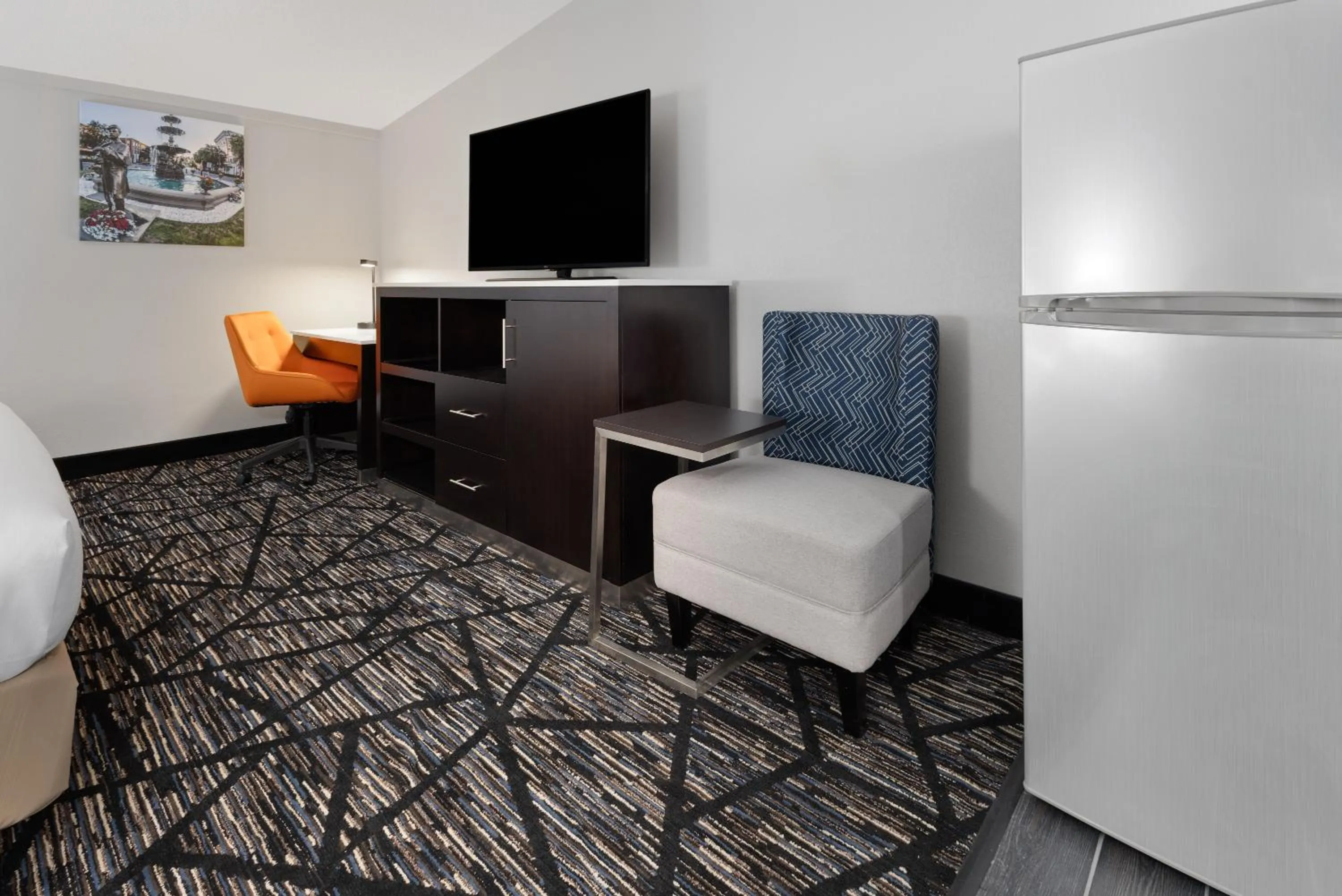 TV and multimedia, Bed in Hawthorn Extended Stay by Wyndham Chambersburg