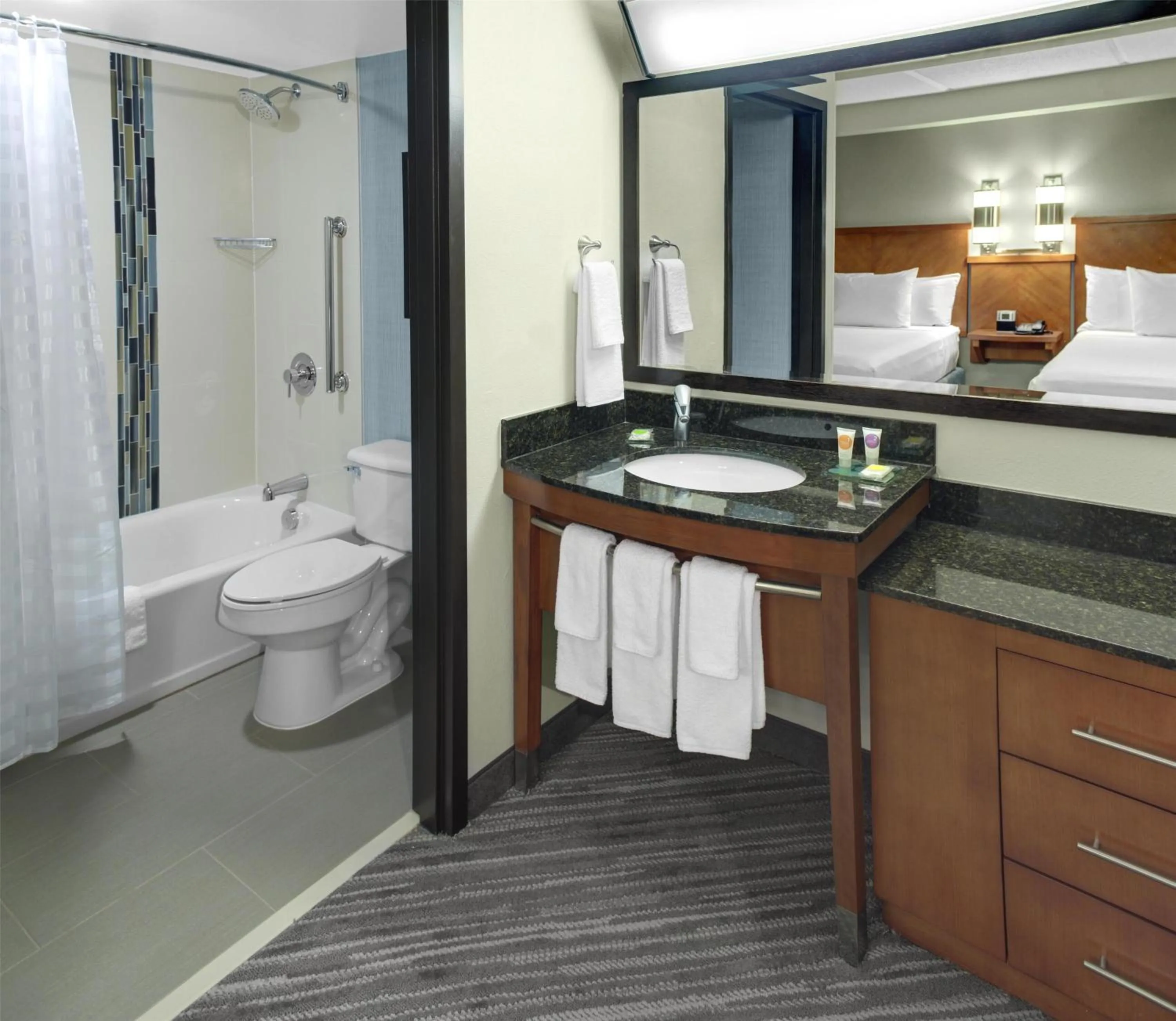 Bathroom in Hyatt Place Detroit/Livonia