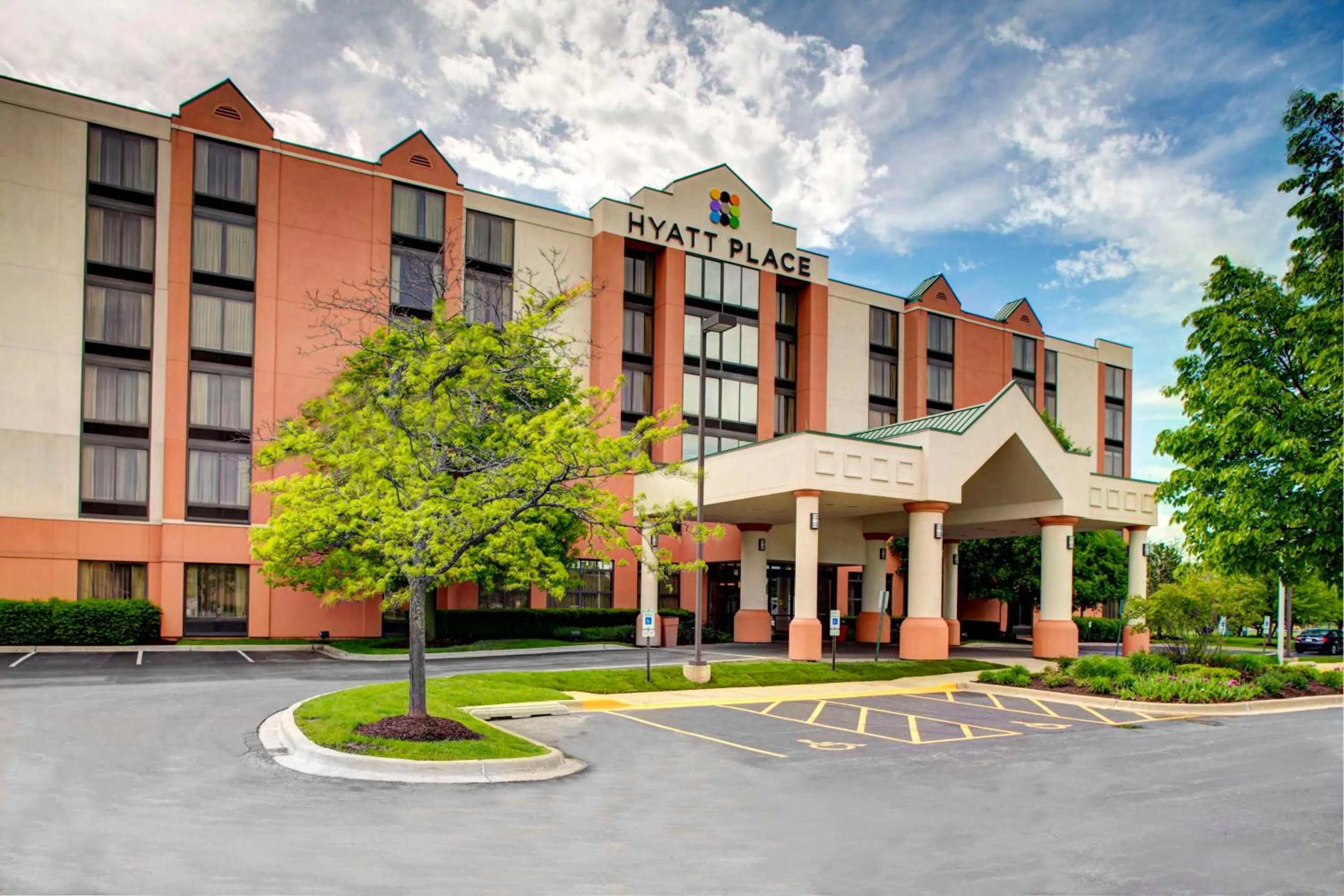 Property building in Hyatt Place Cincinnati Airport