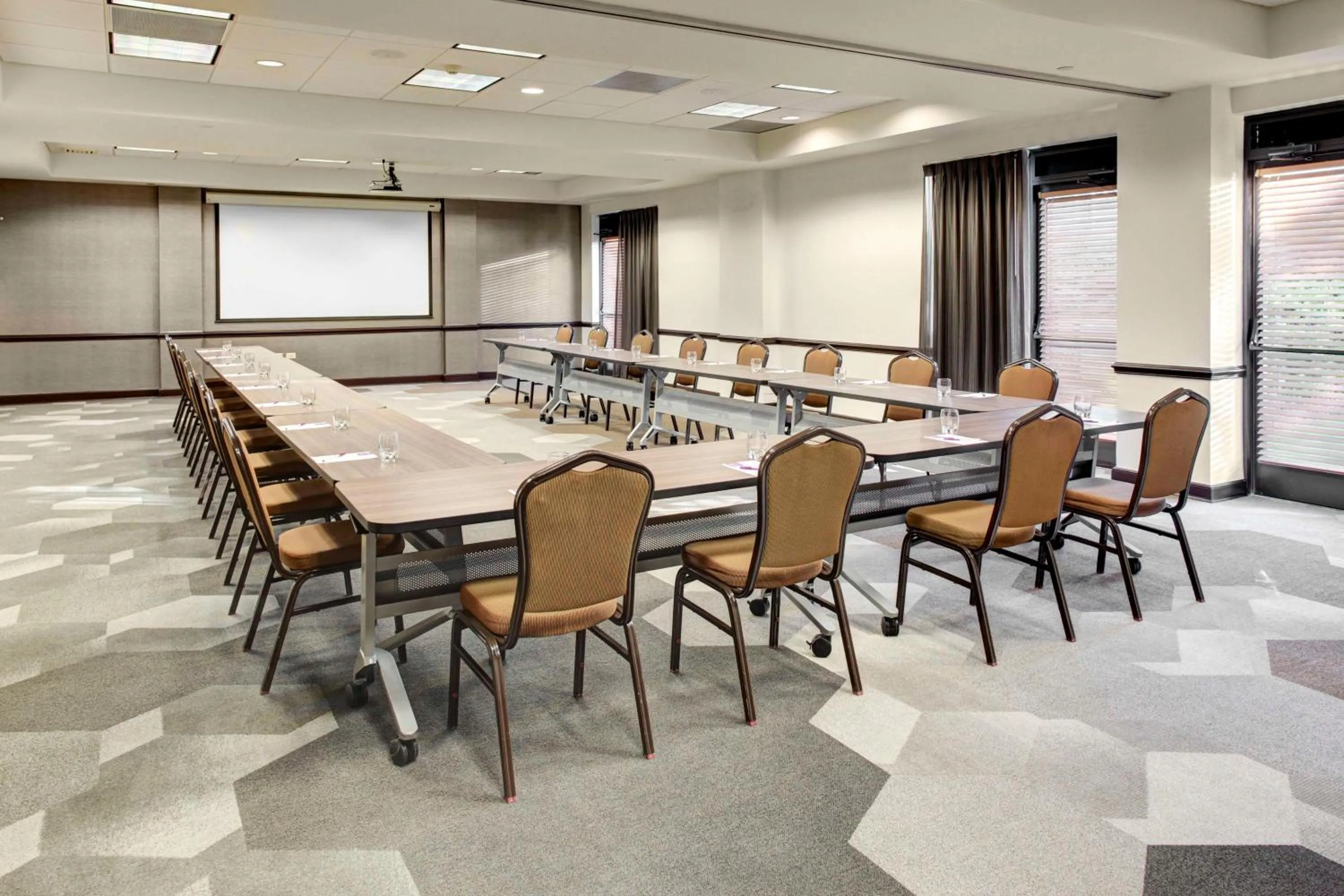 Meeting/conference room in Hyatt Place Cincinnati Airport