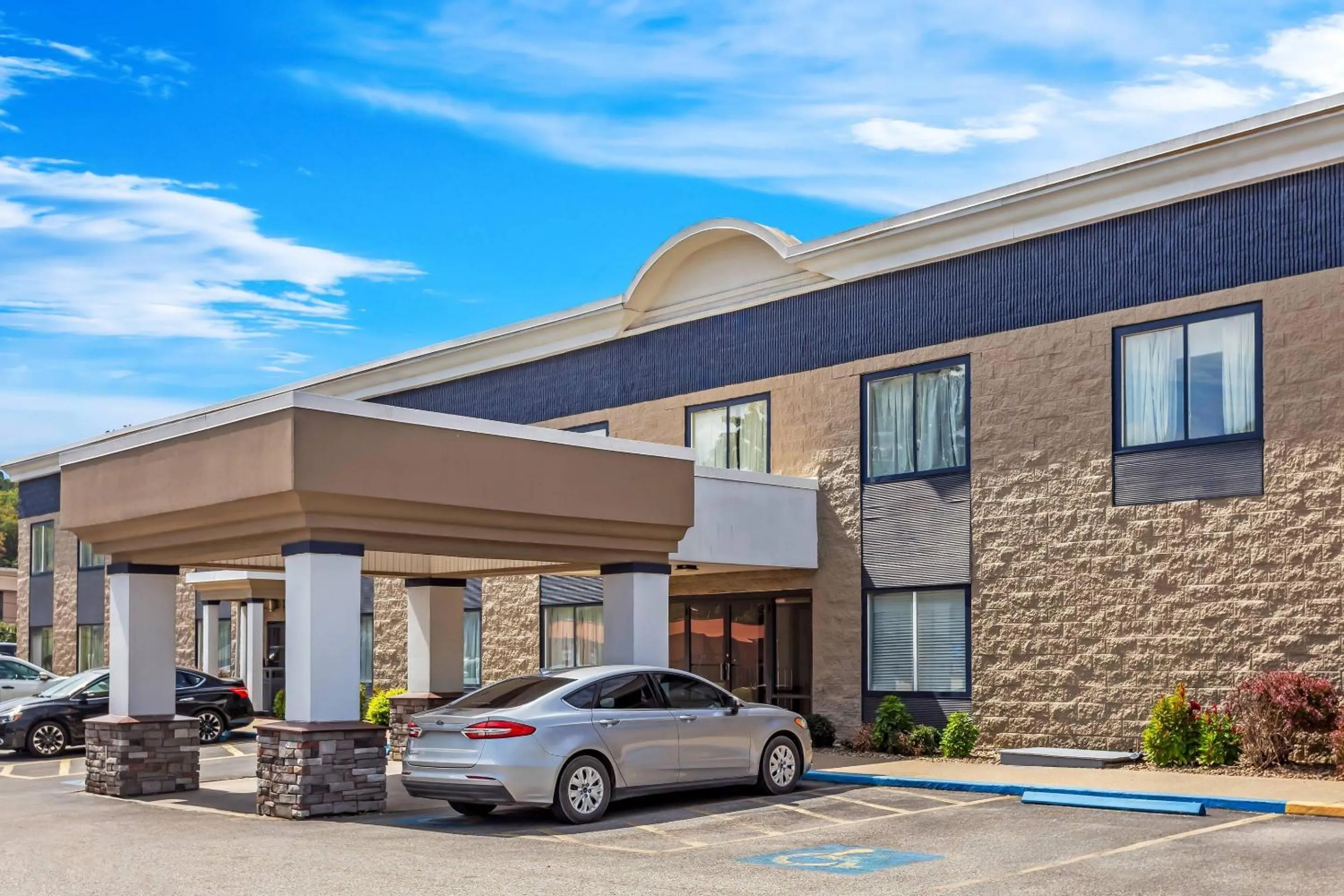 Property building in Rodeway Inn