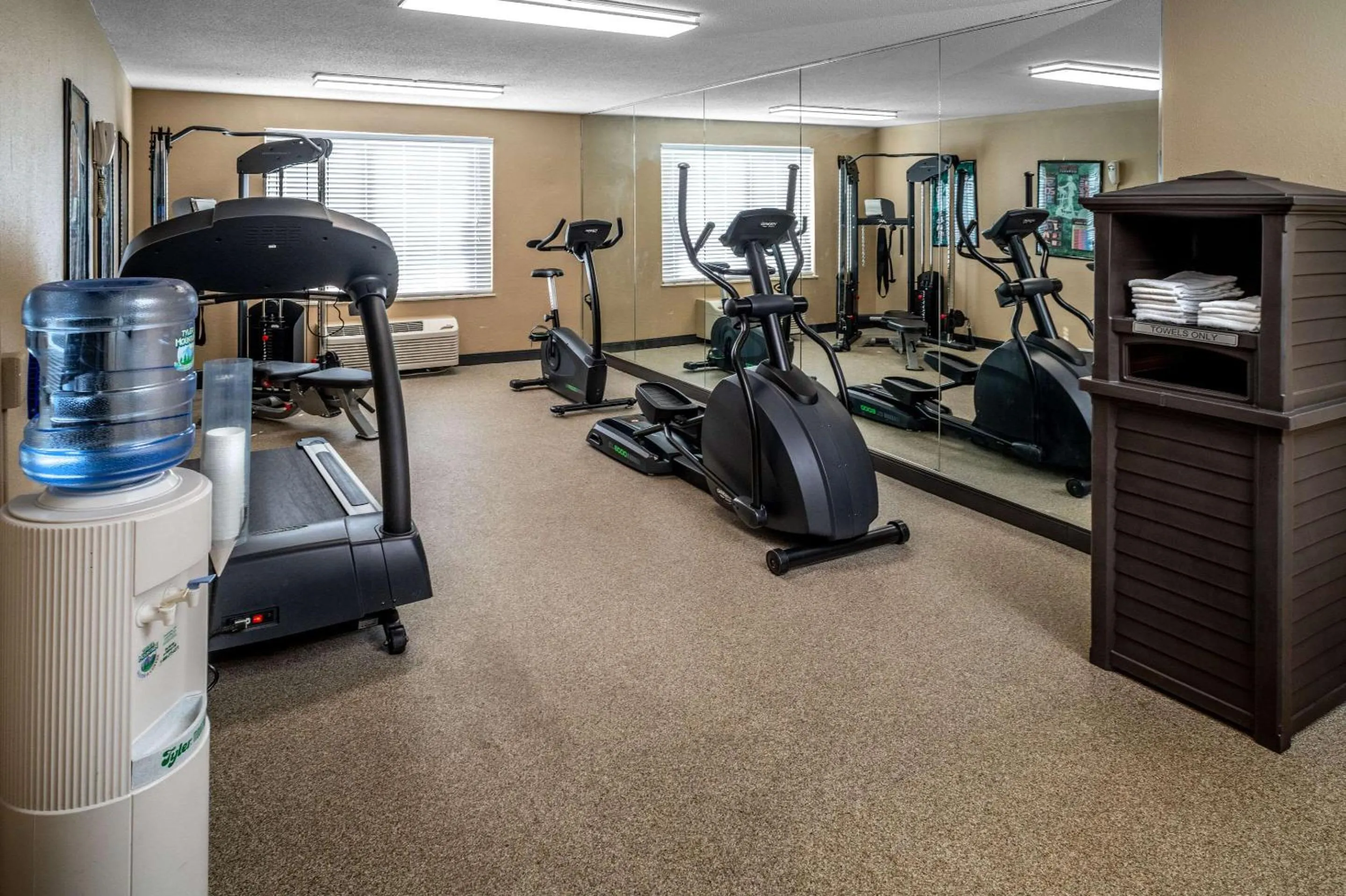 Fitness centre/facilities in Best Western Huntington Mall Inn