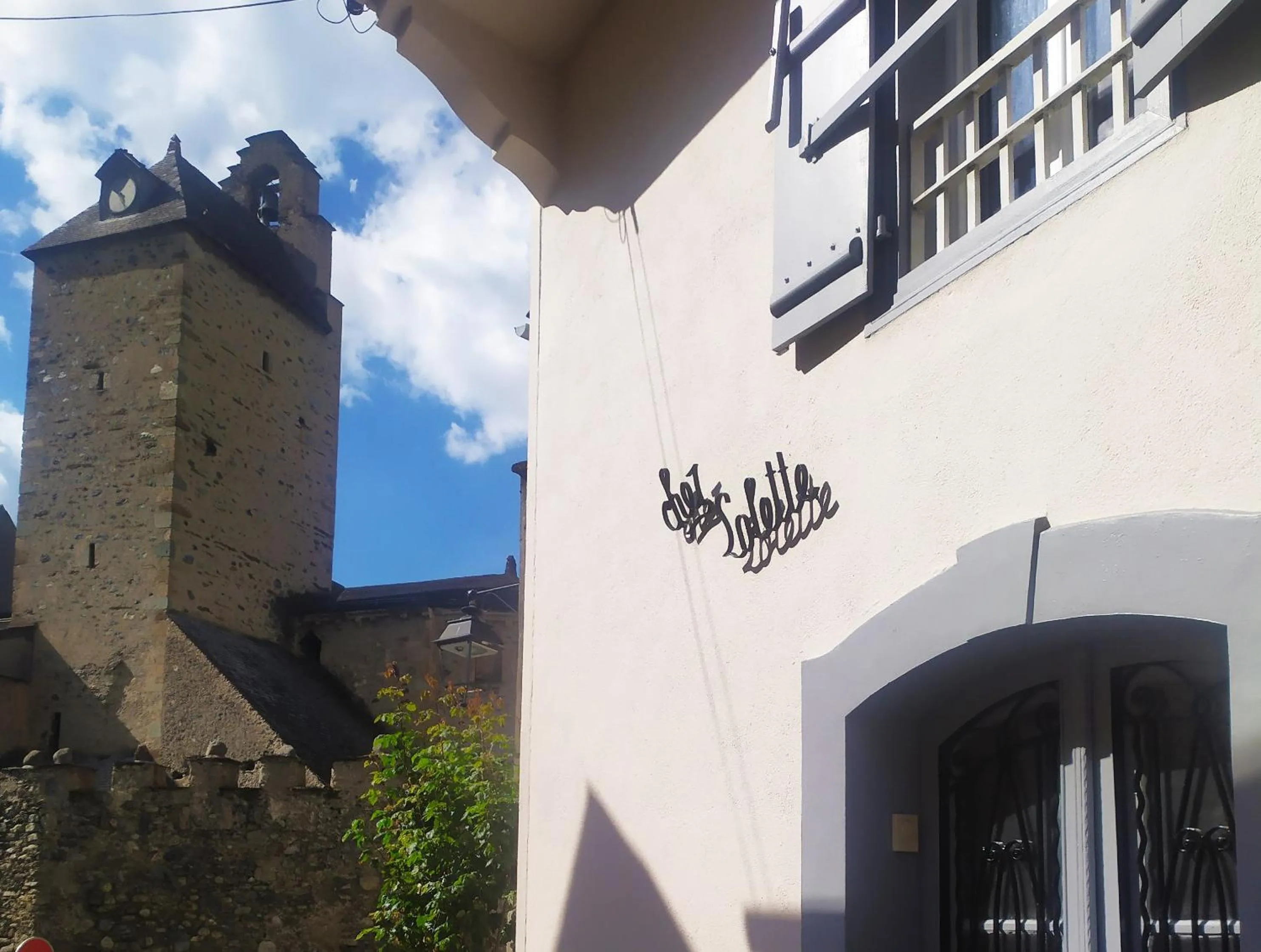 Property building in Chez Lolette