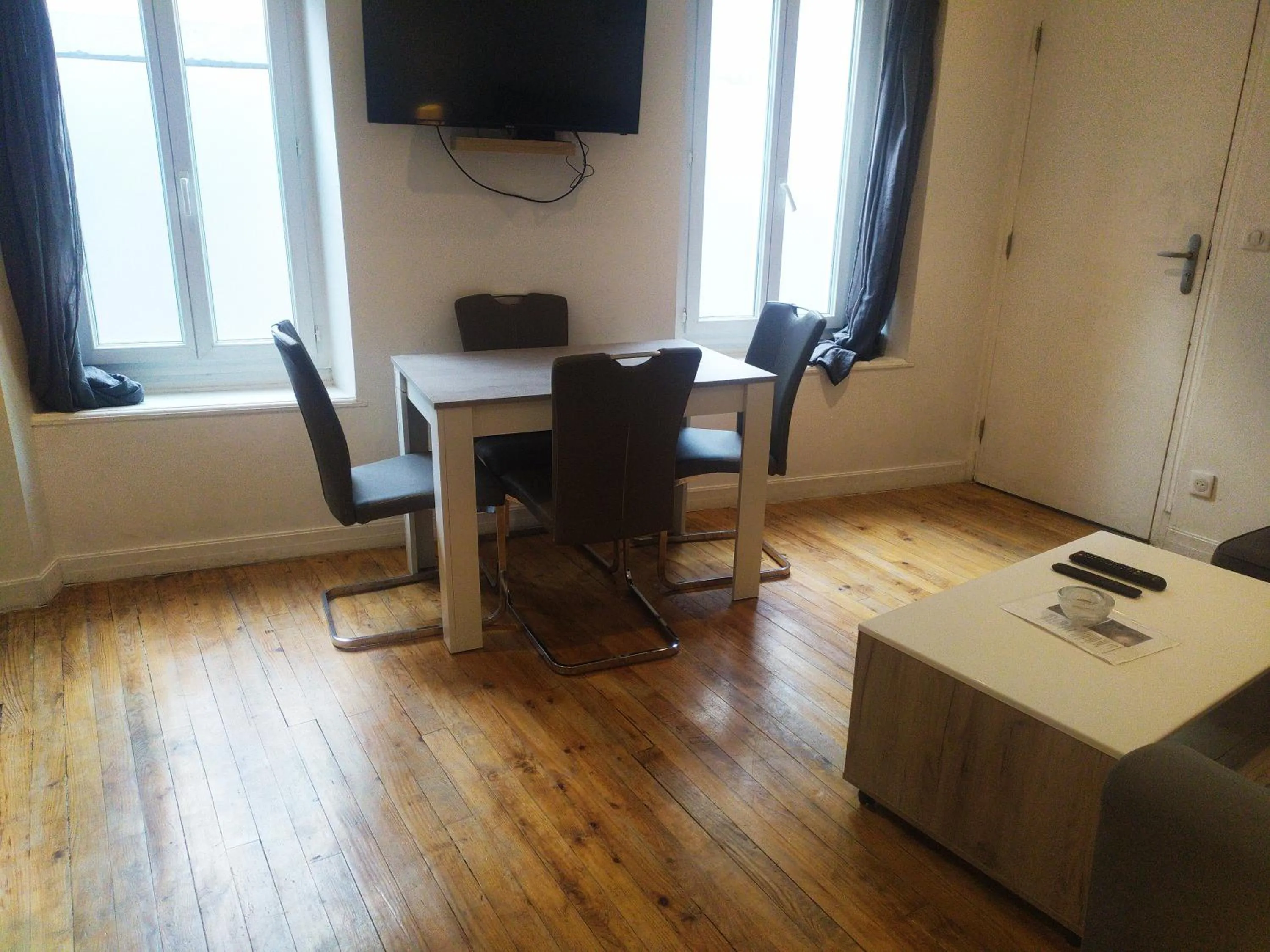Dining area in Chez Lolette