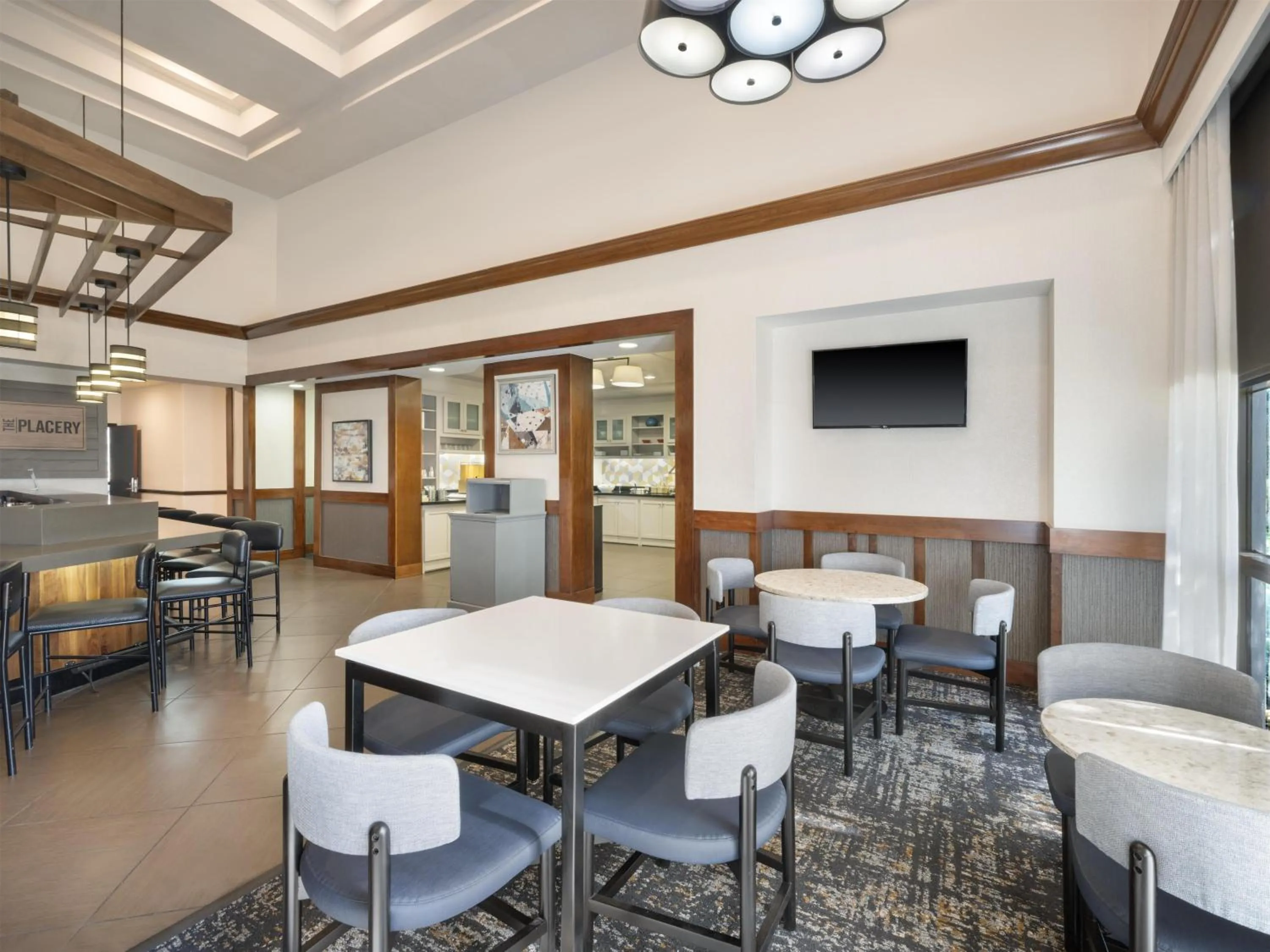 Restaurant/places to eat in Hyatt Place Lakeland Center