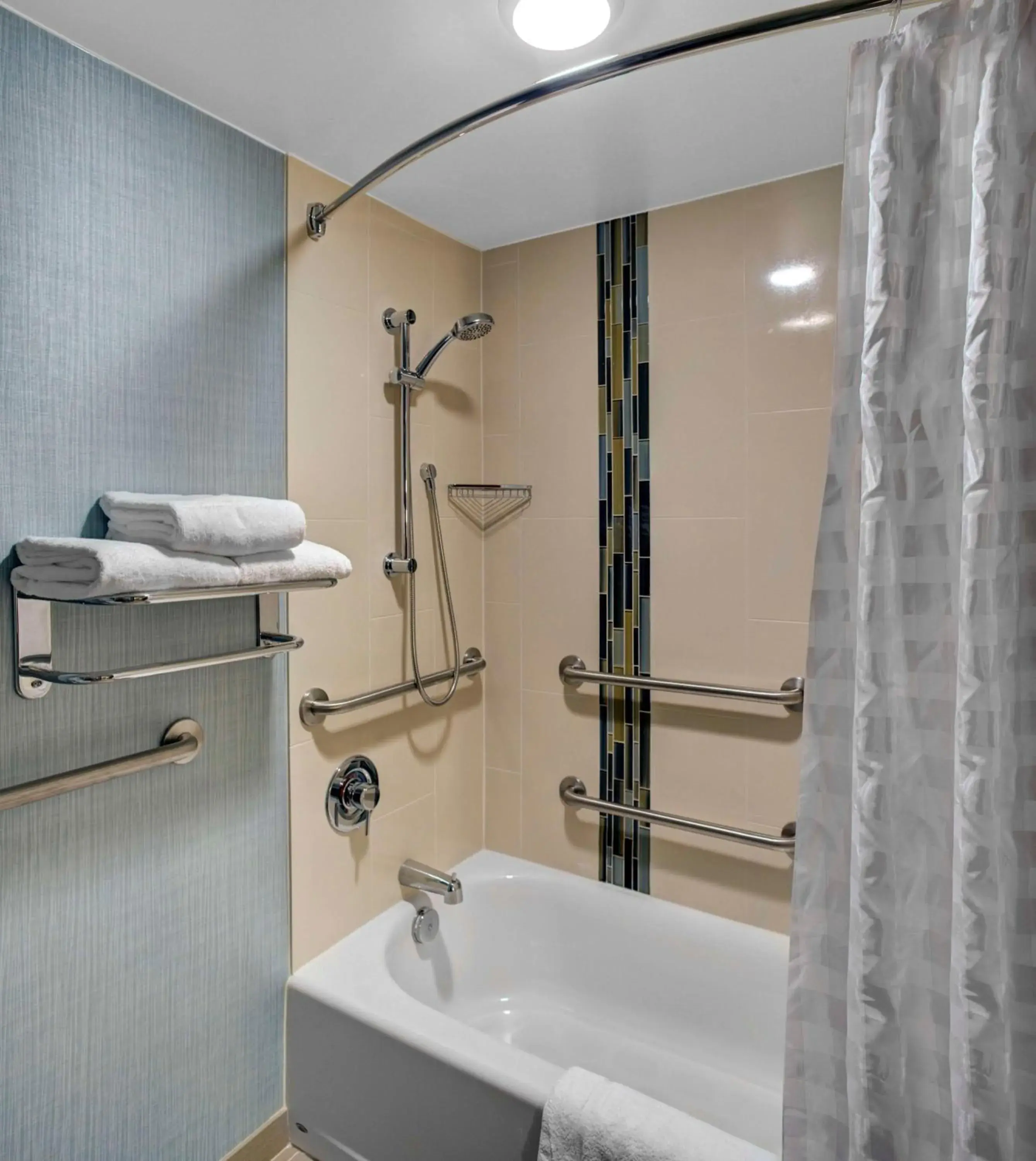 King Room with Sofa Bed and Accessible Tub - Disability Access in Hyatt Place Lakeland Center King Room with Sofa Bed and Accessible Tub - Disability Access in Hyatt Place Lakeland Center