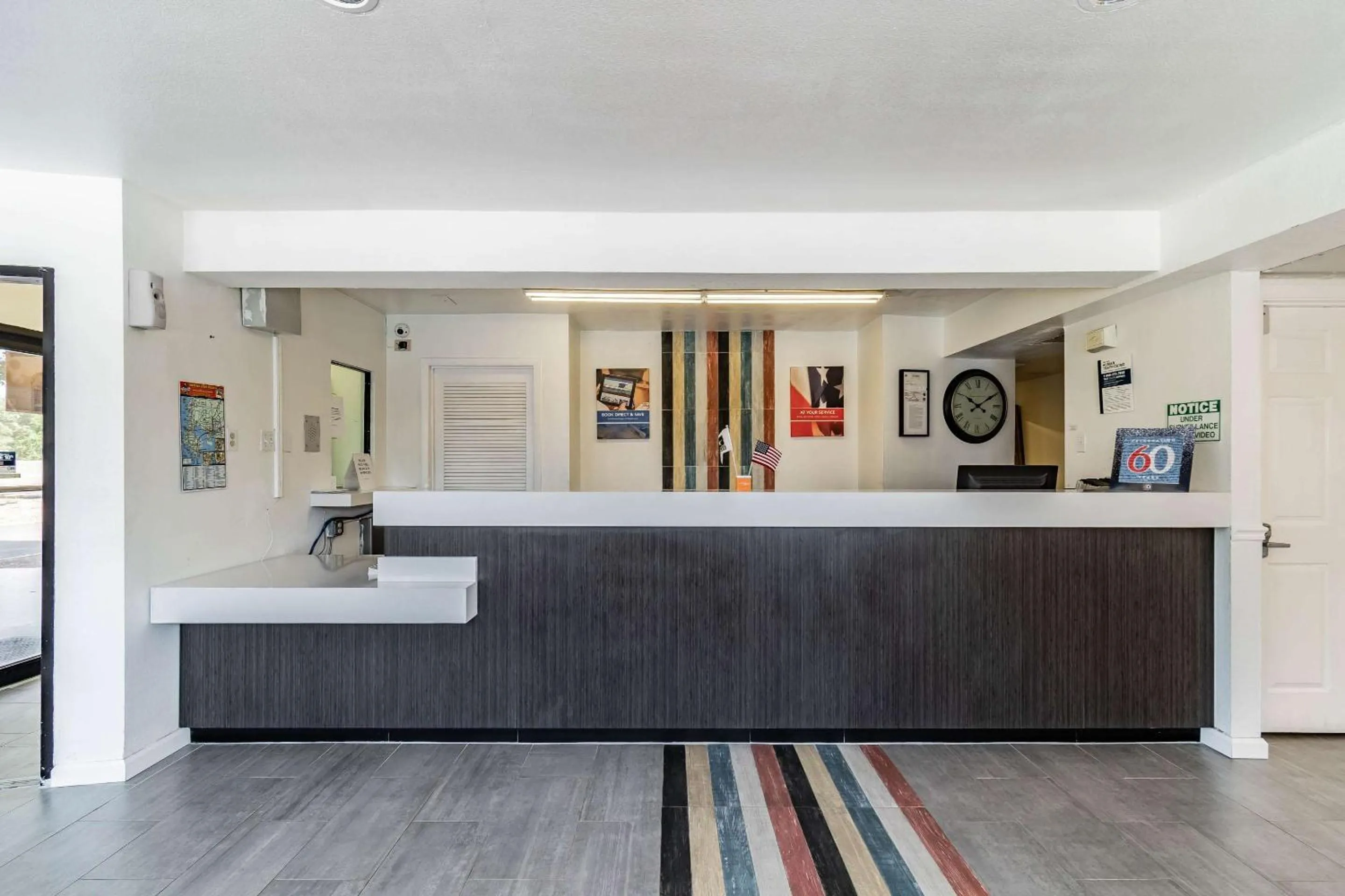 Lobby or reception in Motel 6 Tampa Near Fairgrounds - Casino