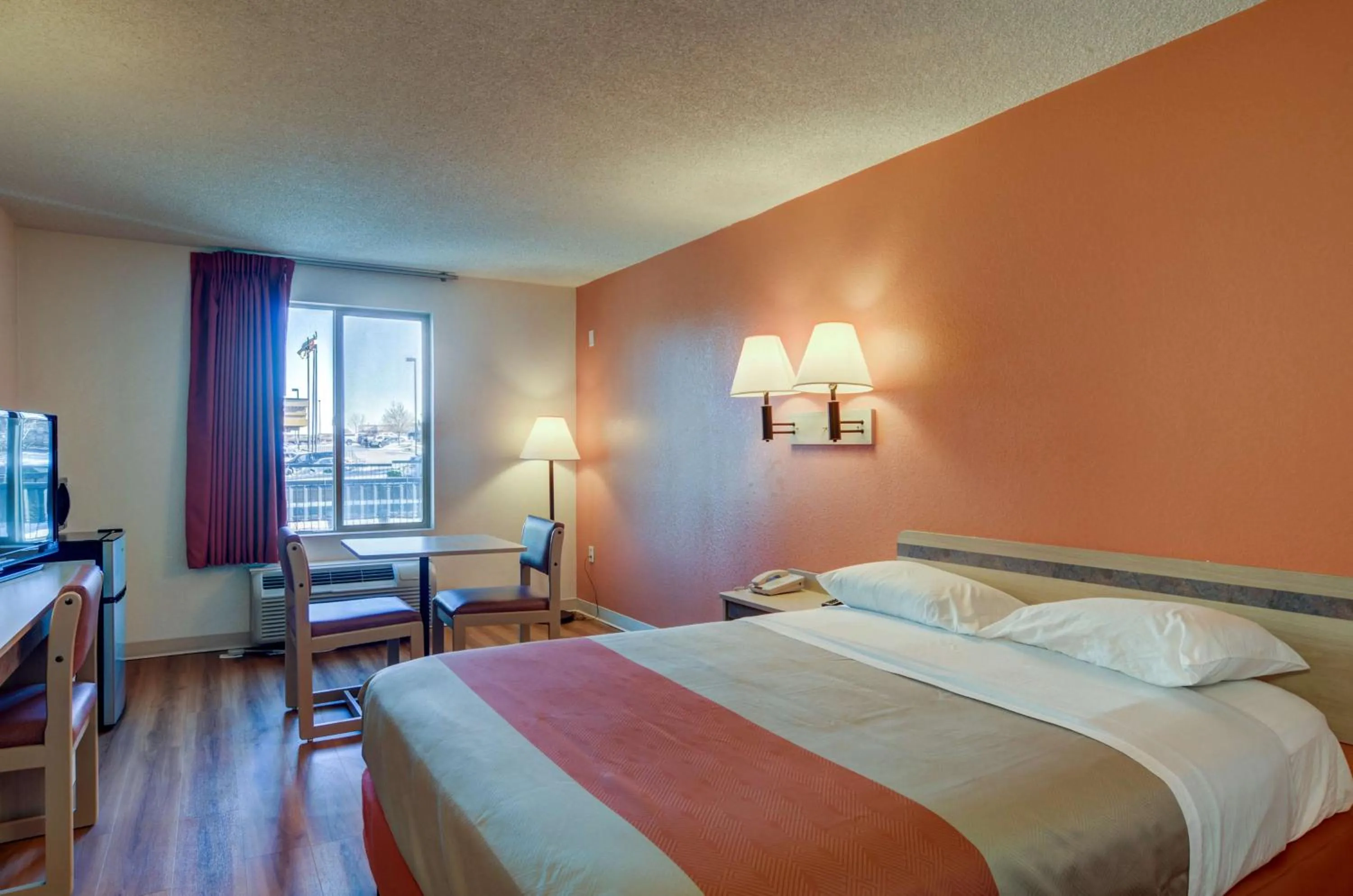 Bedroom, Bed in Motel 6-Greenwood Village, CO - Denver - South Tech Center