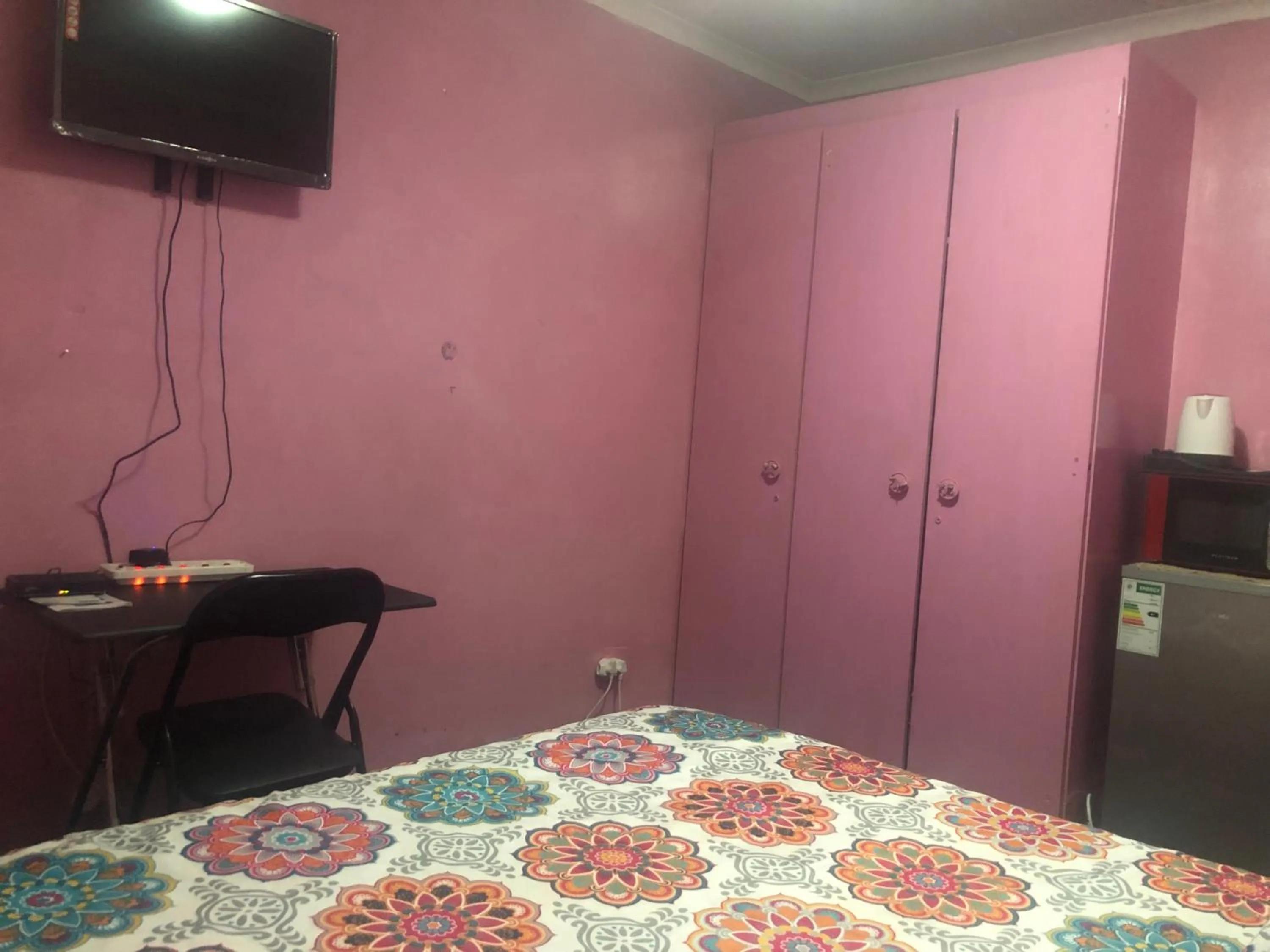 TV and multimedia in Naomi's Place