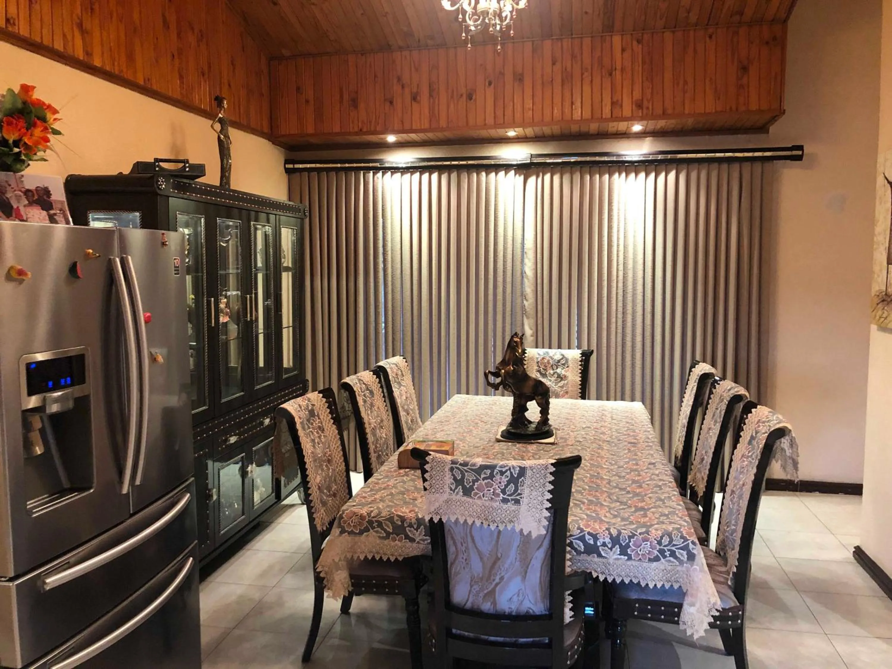 Restaurant/places to eat in Naomi's Place