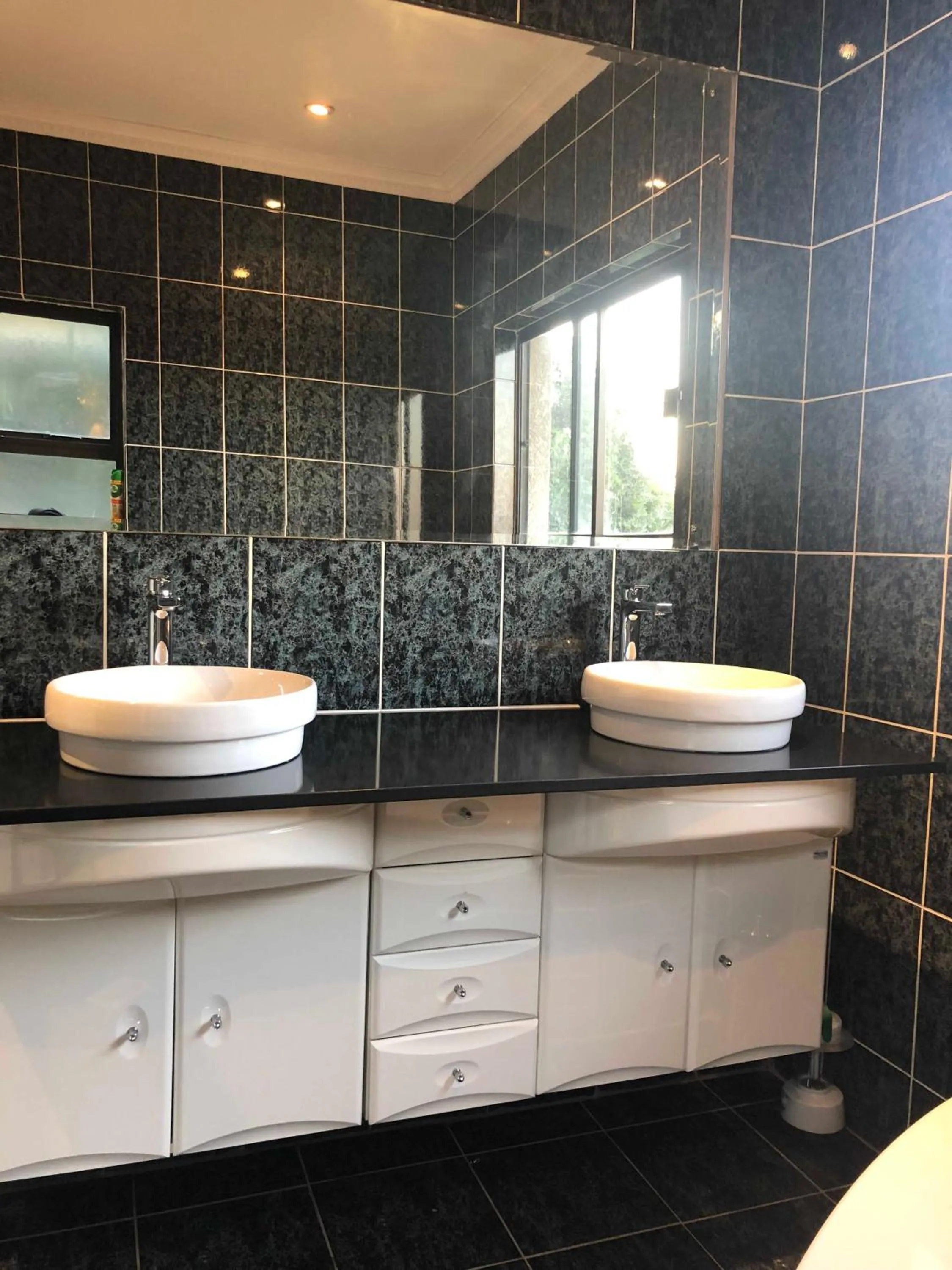 Bathroom in Naomi's Place