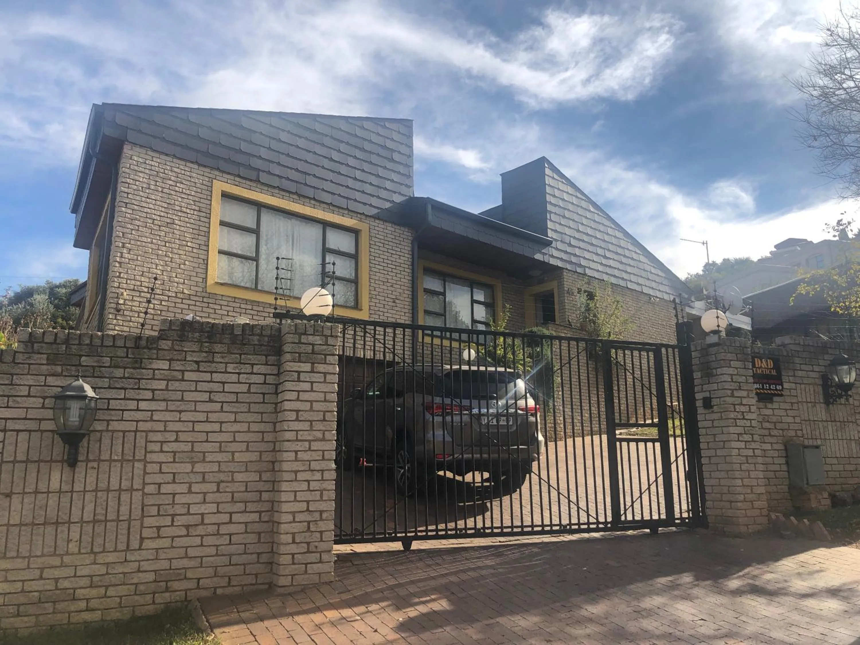 Facade/entrance in Naomi's Place