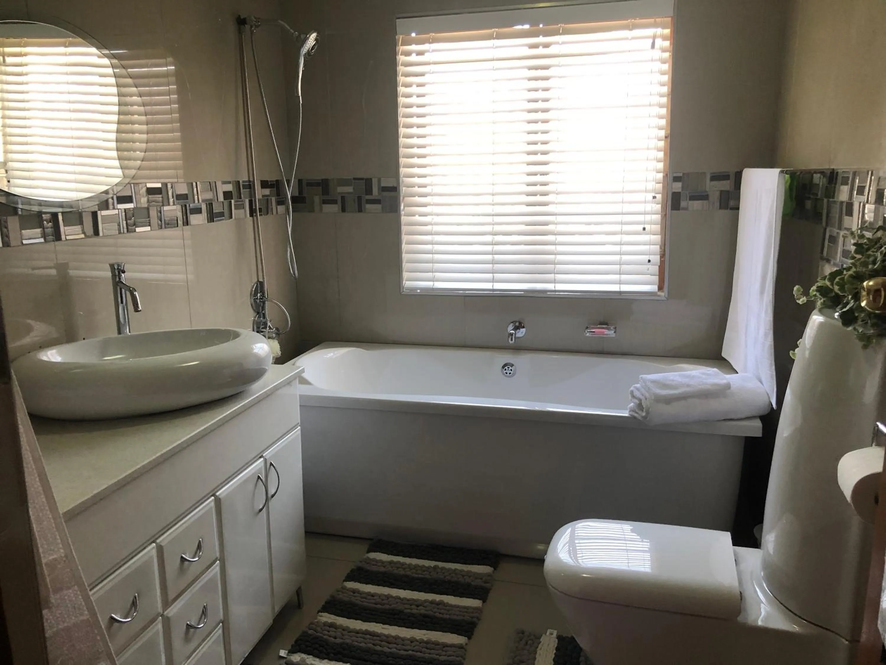 Bathroom in Naomi's Place