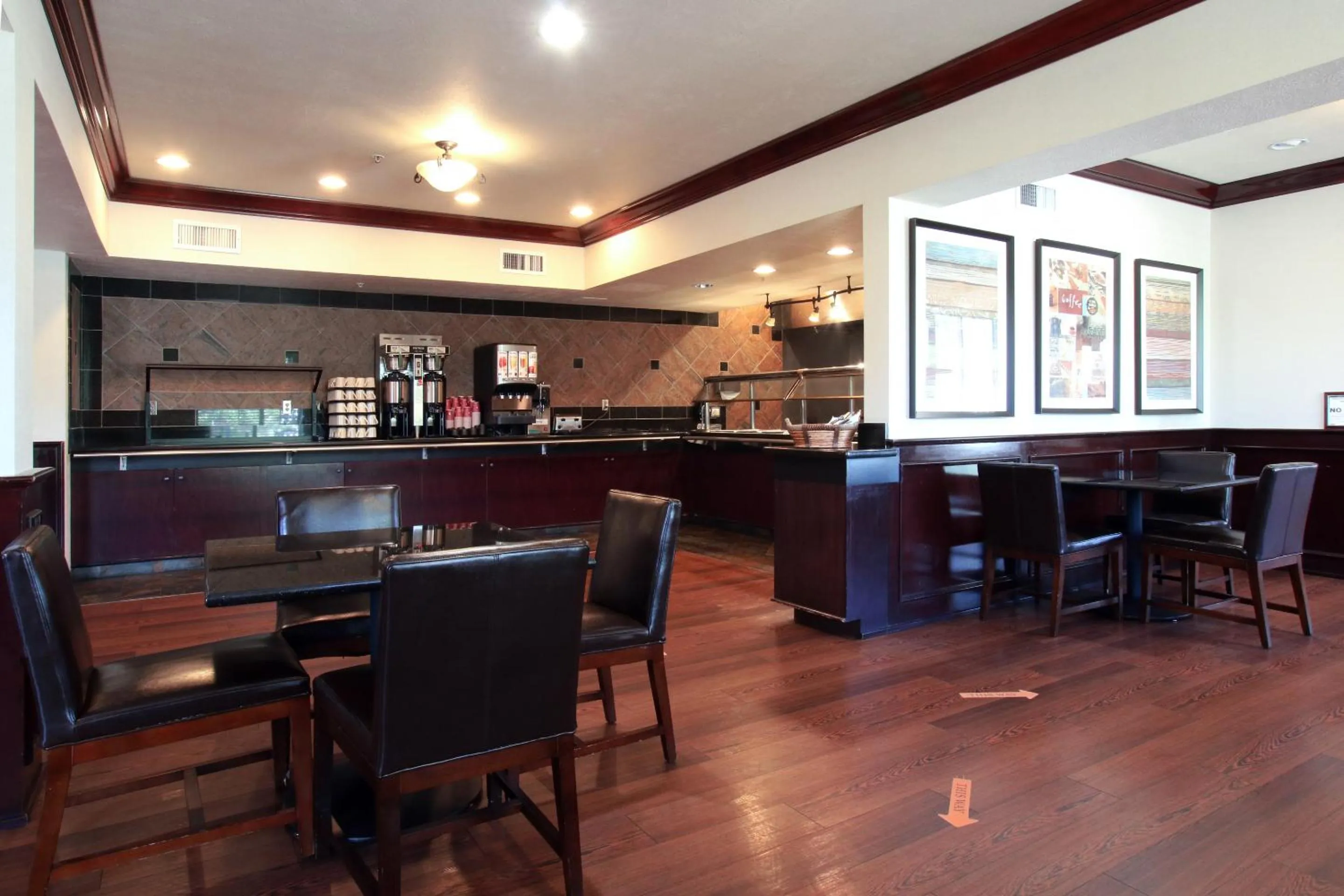 Restaurant/places to eat in Oxford Suites Spokane Valley