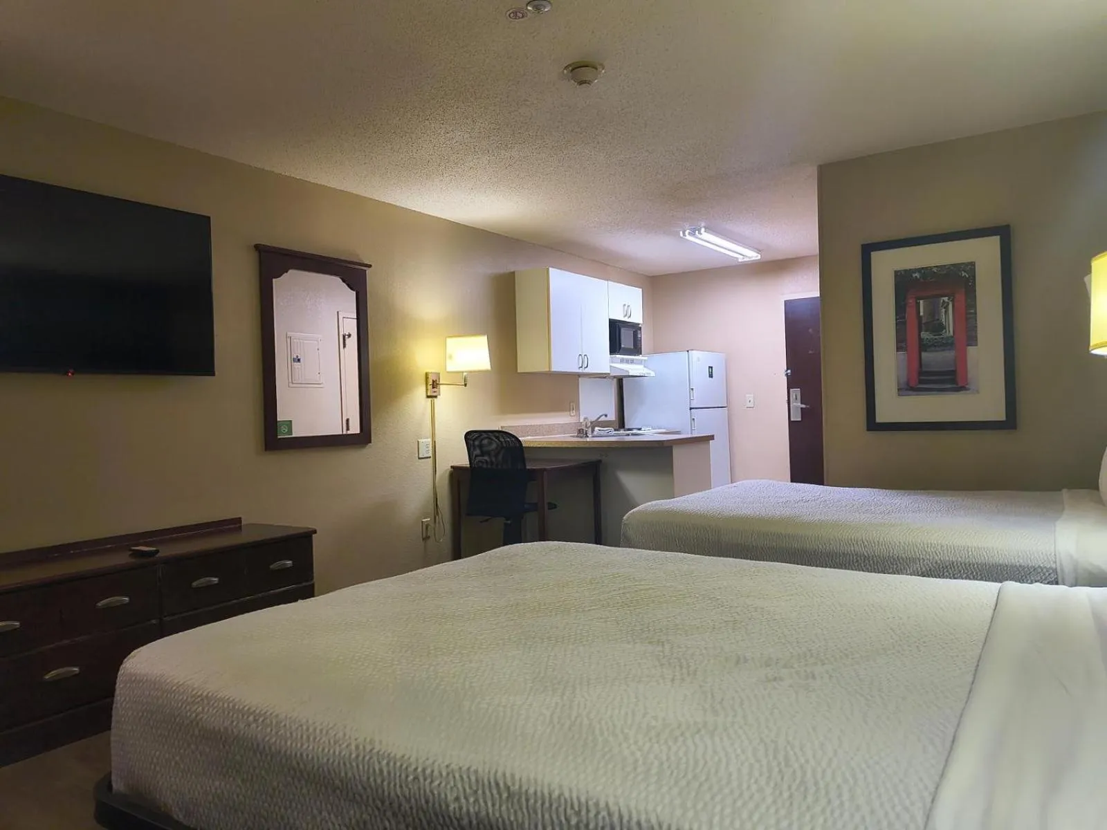 Bed in Extended Stay America Suites - Chicago - Schaumburg - I-90