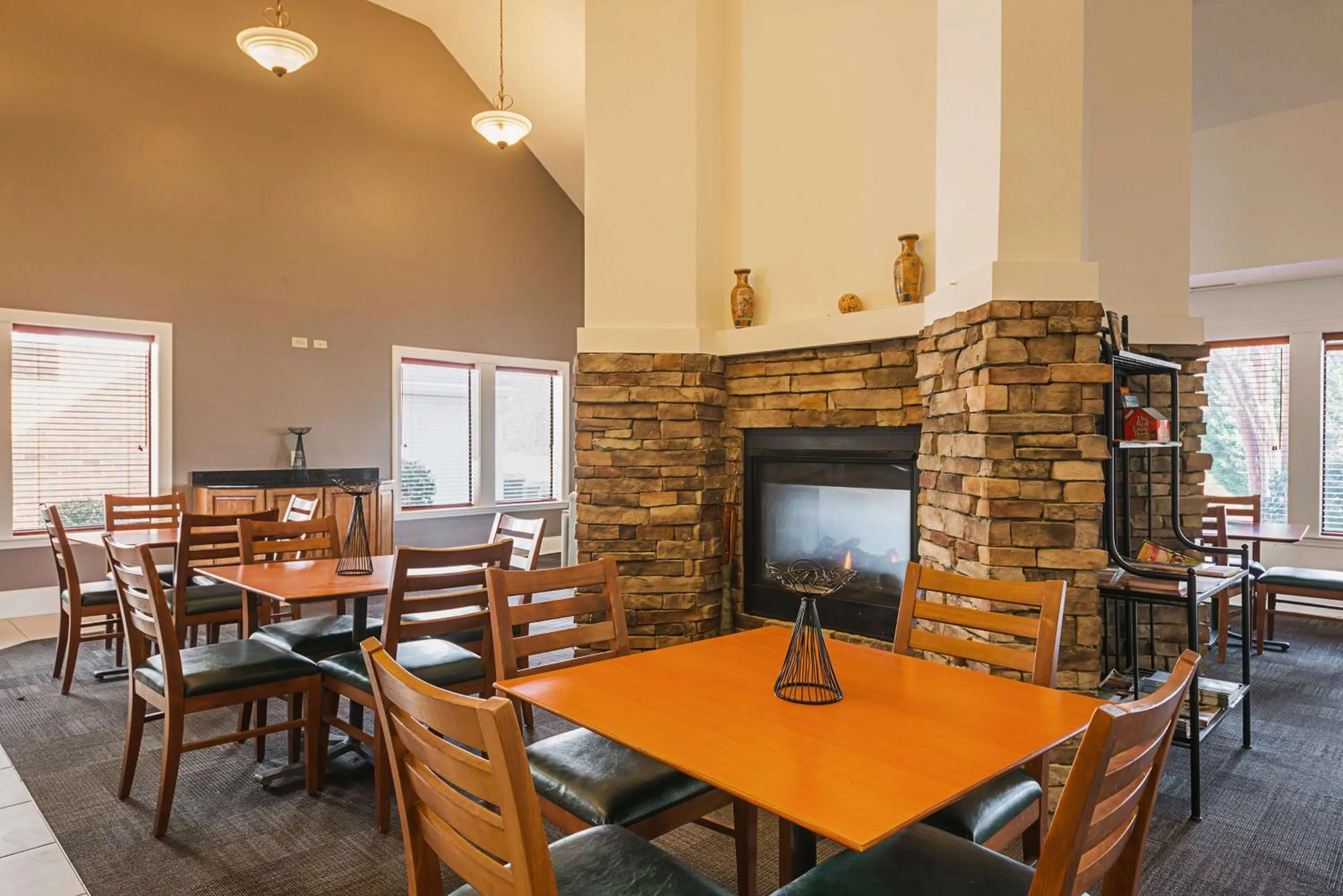 Restaurant/places to eat in Studio 6-Greensboro, NC