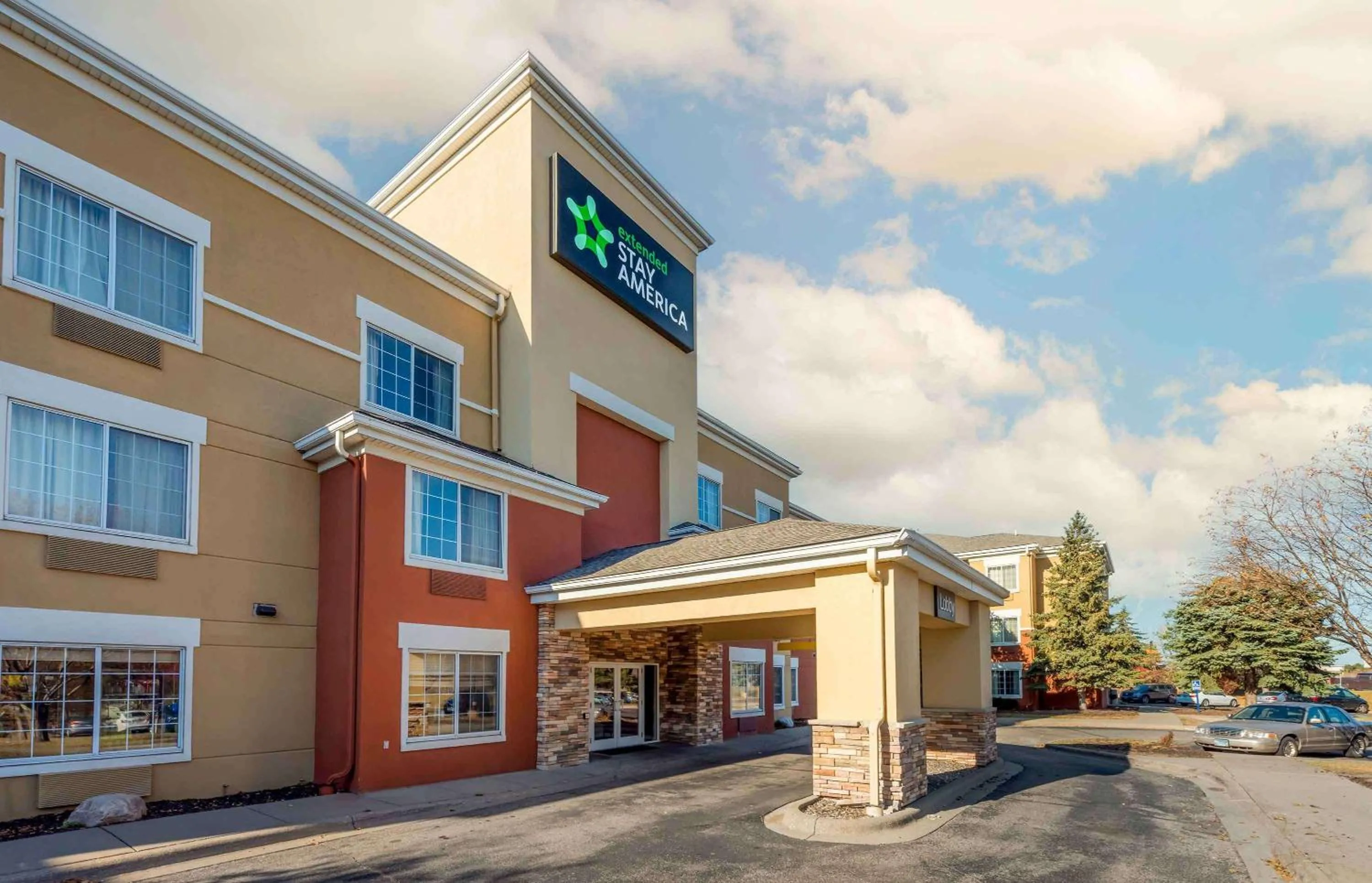 Property building in Extended Stay America Suites - Minneapolis - Airport - Eagan - North