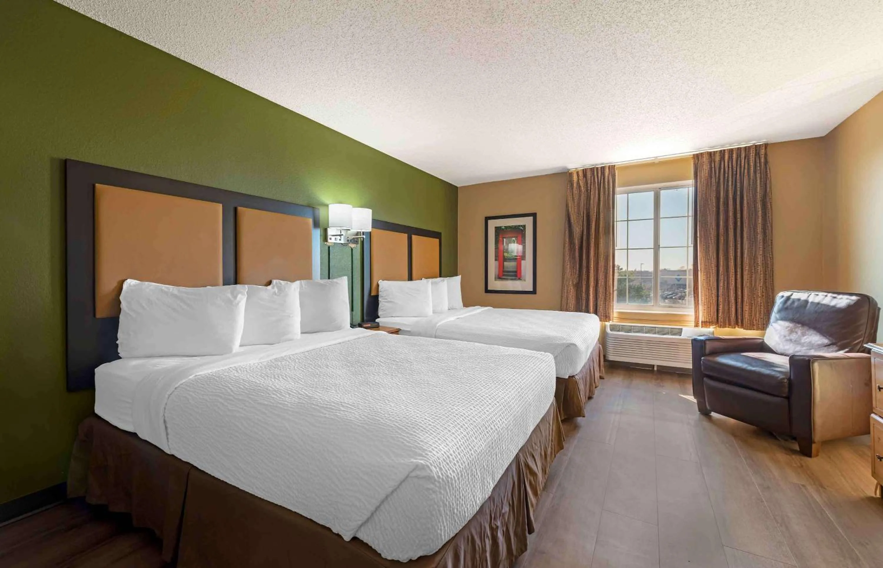Bedroom, Bed in Extended Stay America Suites - Minneapolis - Airport - Eagan - North
