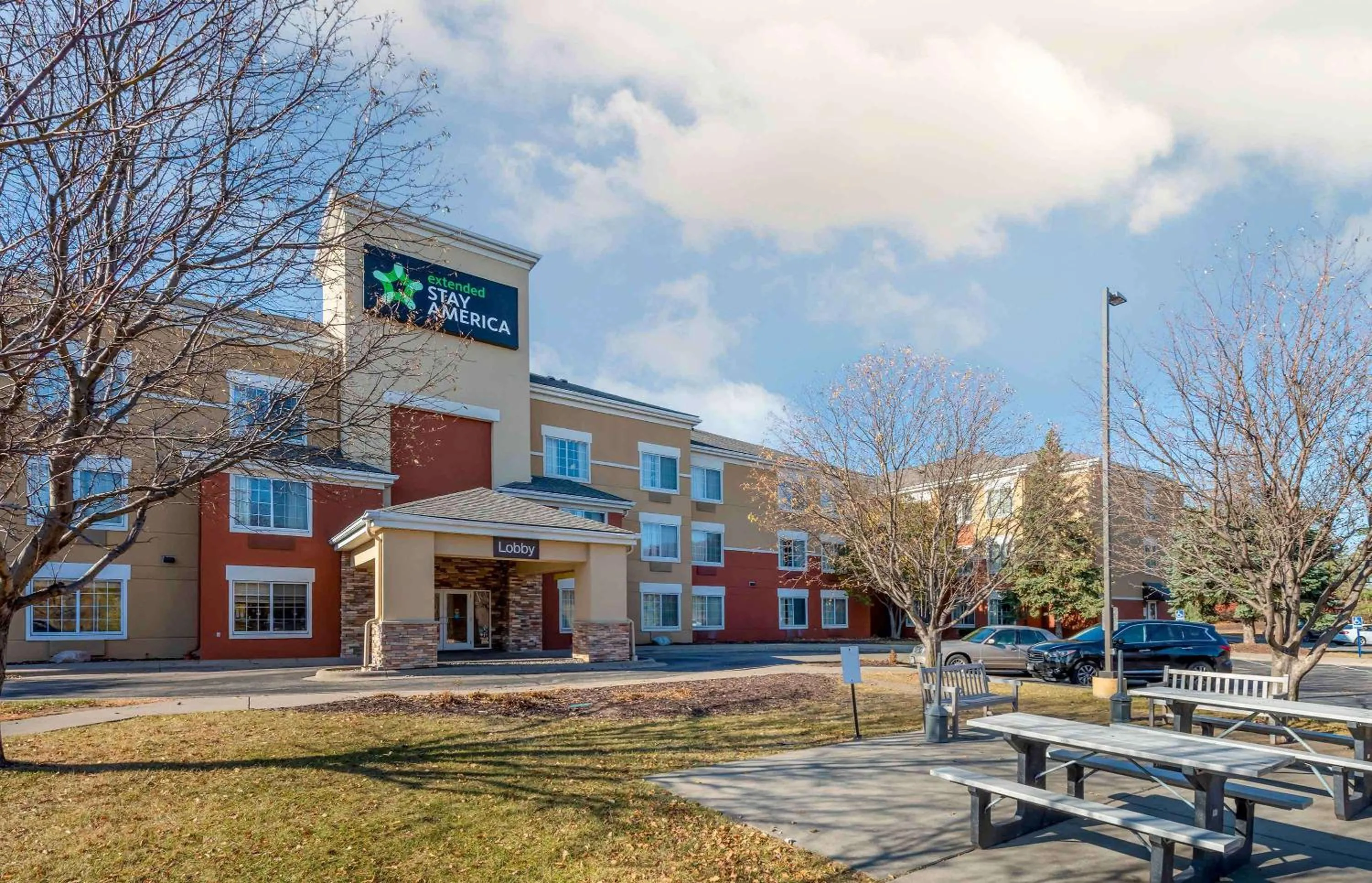Property building in Extended Stay America Suites - Minneapolis - Airport - Eagan - North