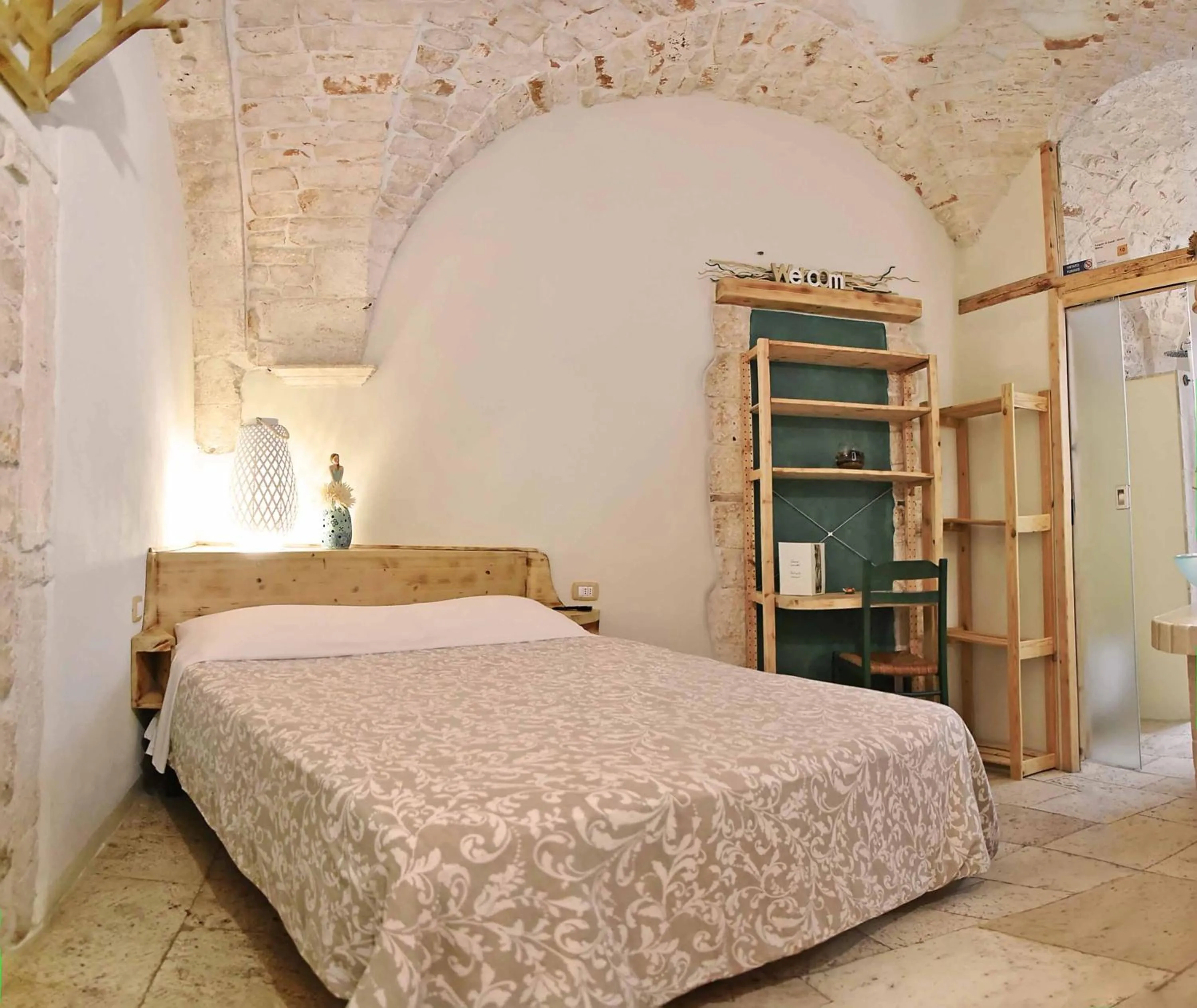 Bed in l'angolo di Gaudì, alcoba Blanca
