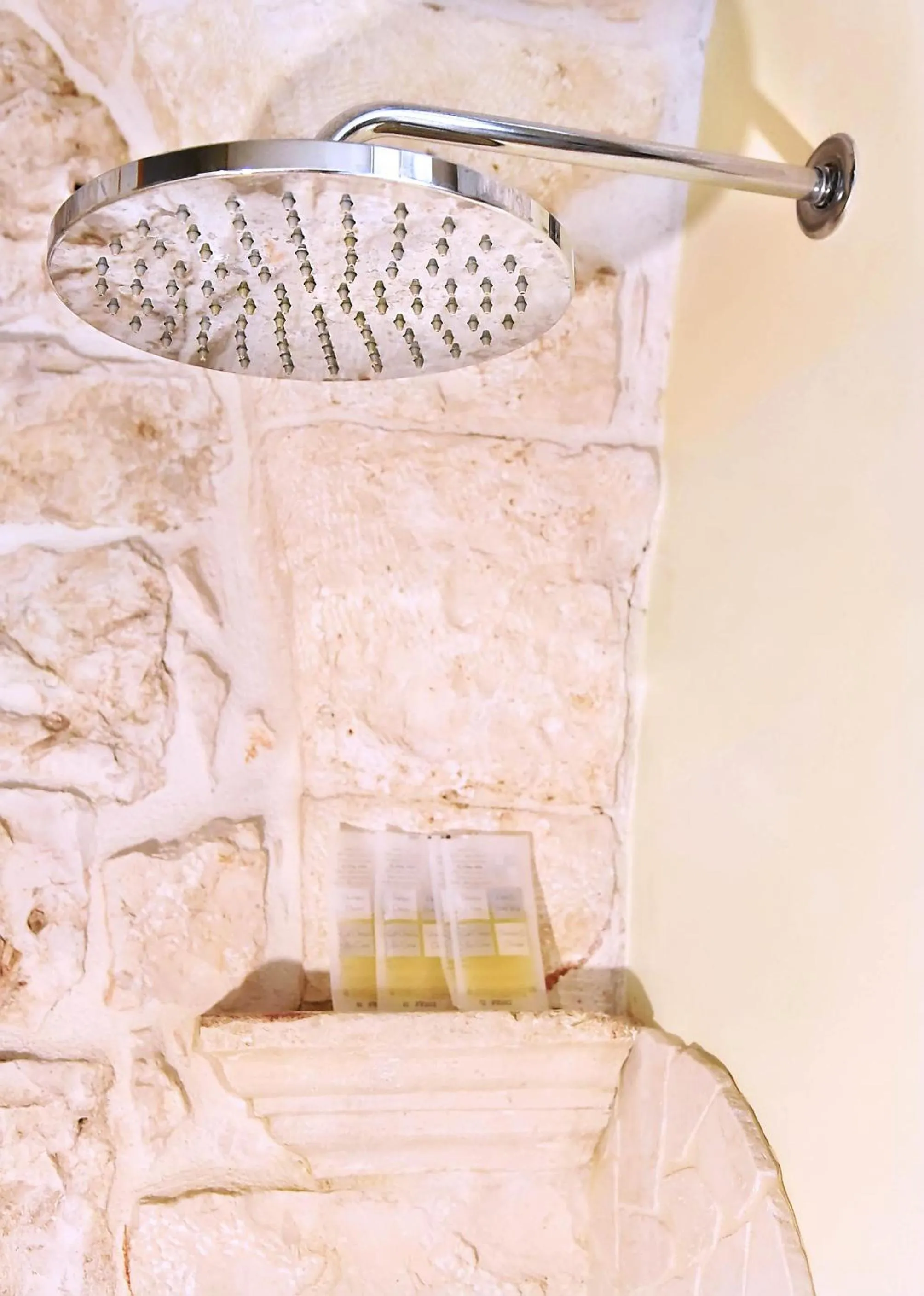 Shower in l'angolo di Gaudì, alcoba Blanca