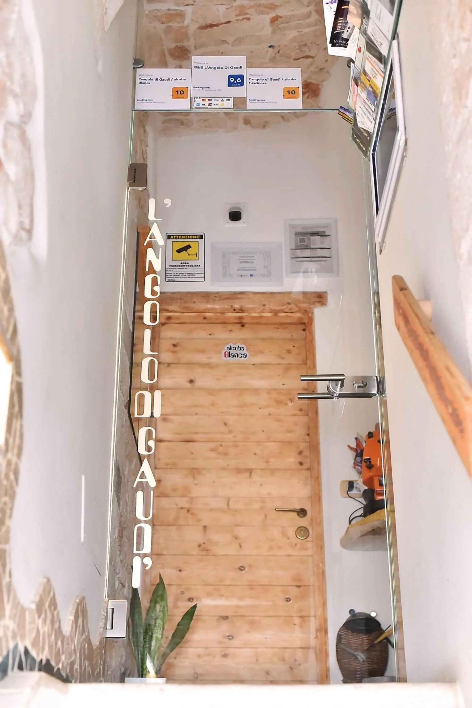 Lobby or reception in l'angolo di Gaudì, alcoba Blanca