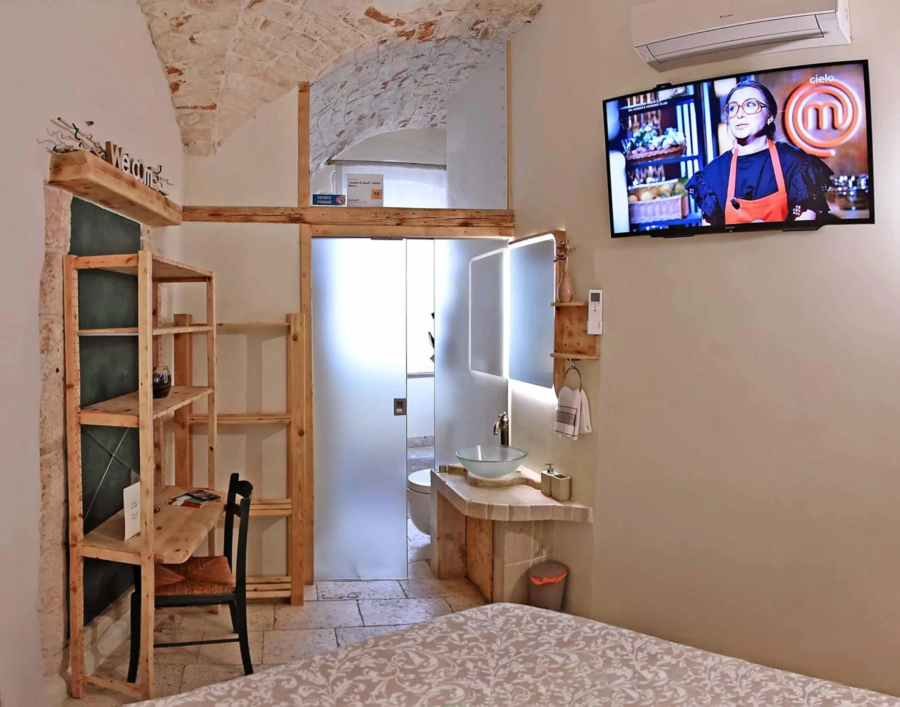 Area and facilities, Bed in l'angolo di Gaudì, alcoba Blanca